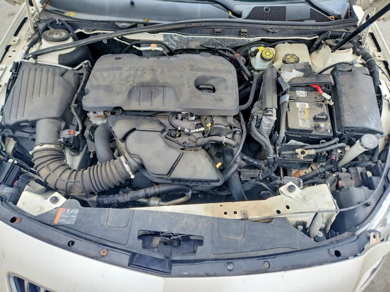 2012 Buick Regal Cream vin: 2G4GR5EK3C9114270