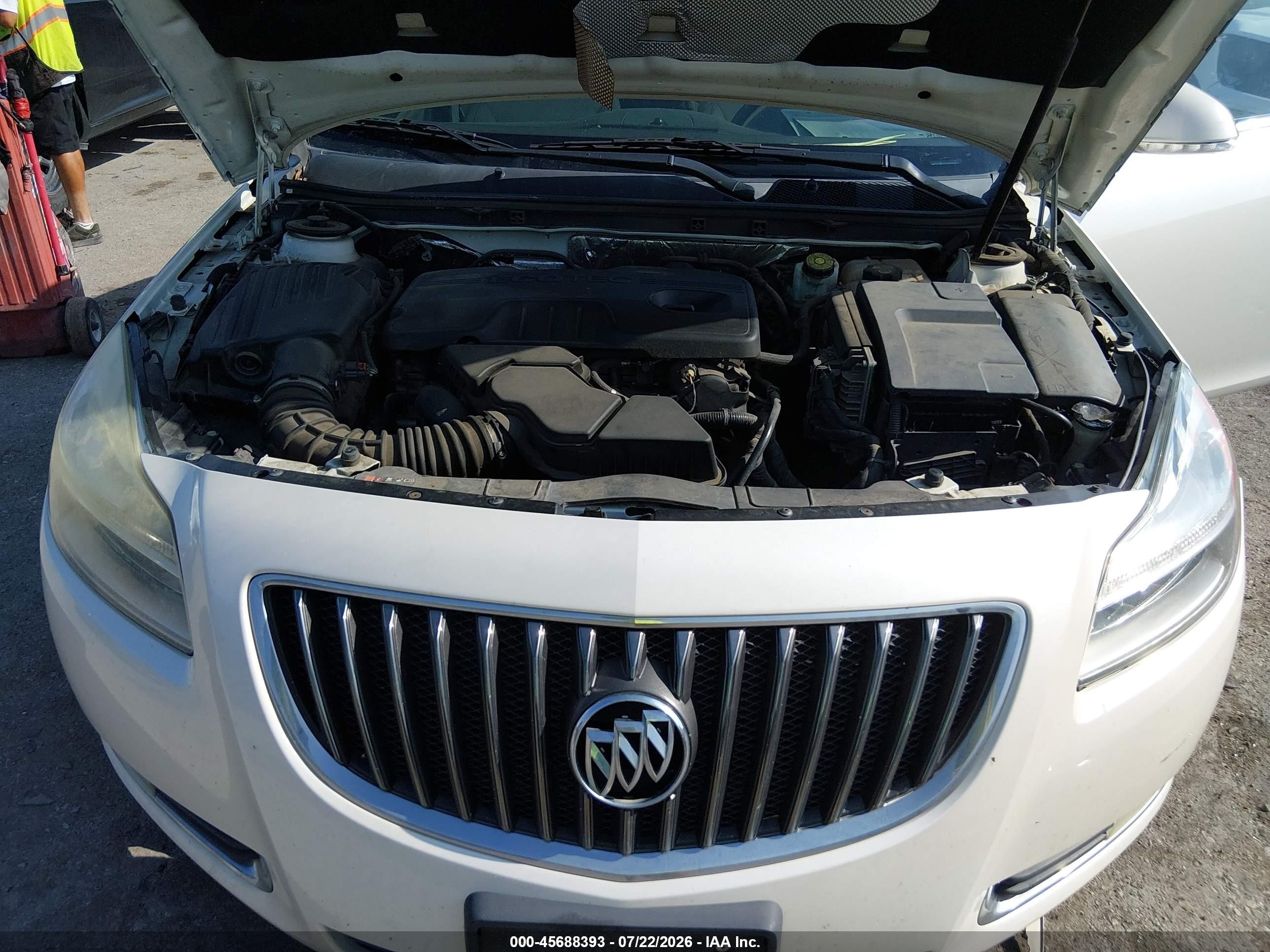 2012 Buick Regal   White vin: 2G4GR5EK5C9145715