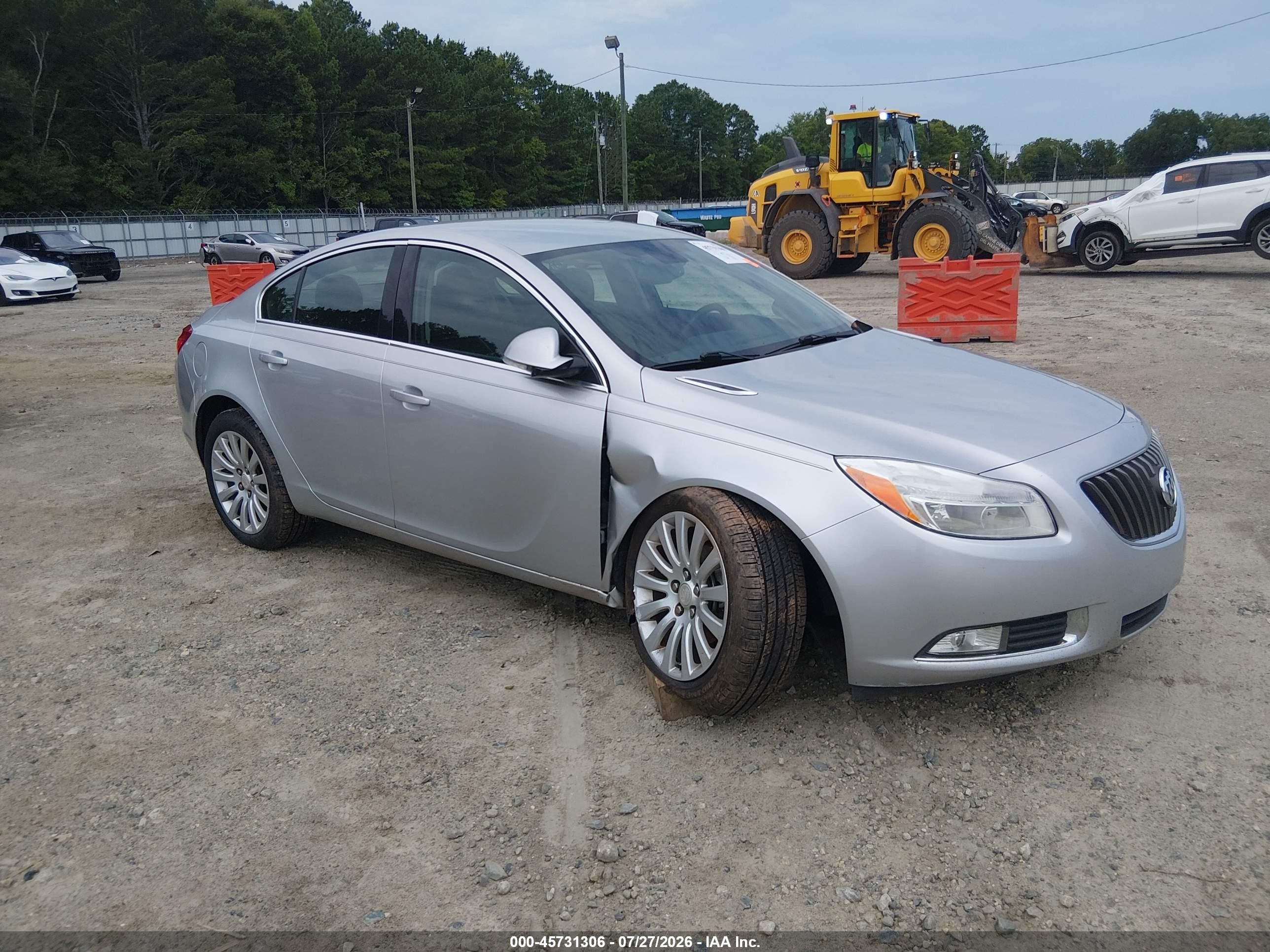 2012 Buick Regal   Silver vin: 2G4GR5EK6C9126235