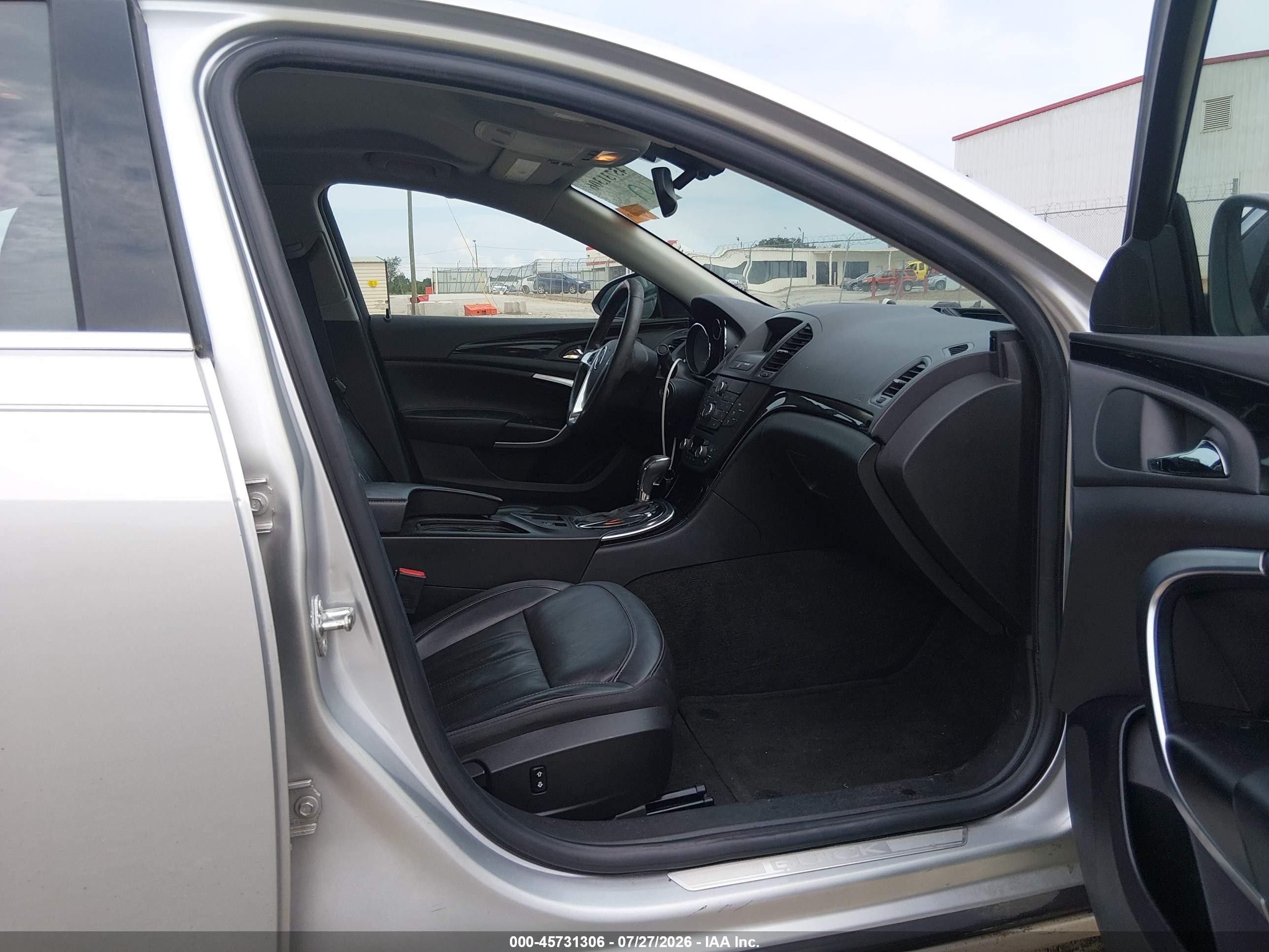 2012 Buick Regal   Silver vin: 2G4GR5EK6C9126235