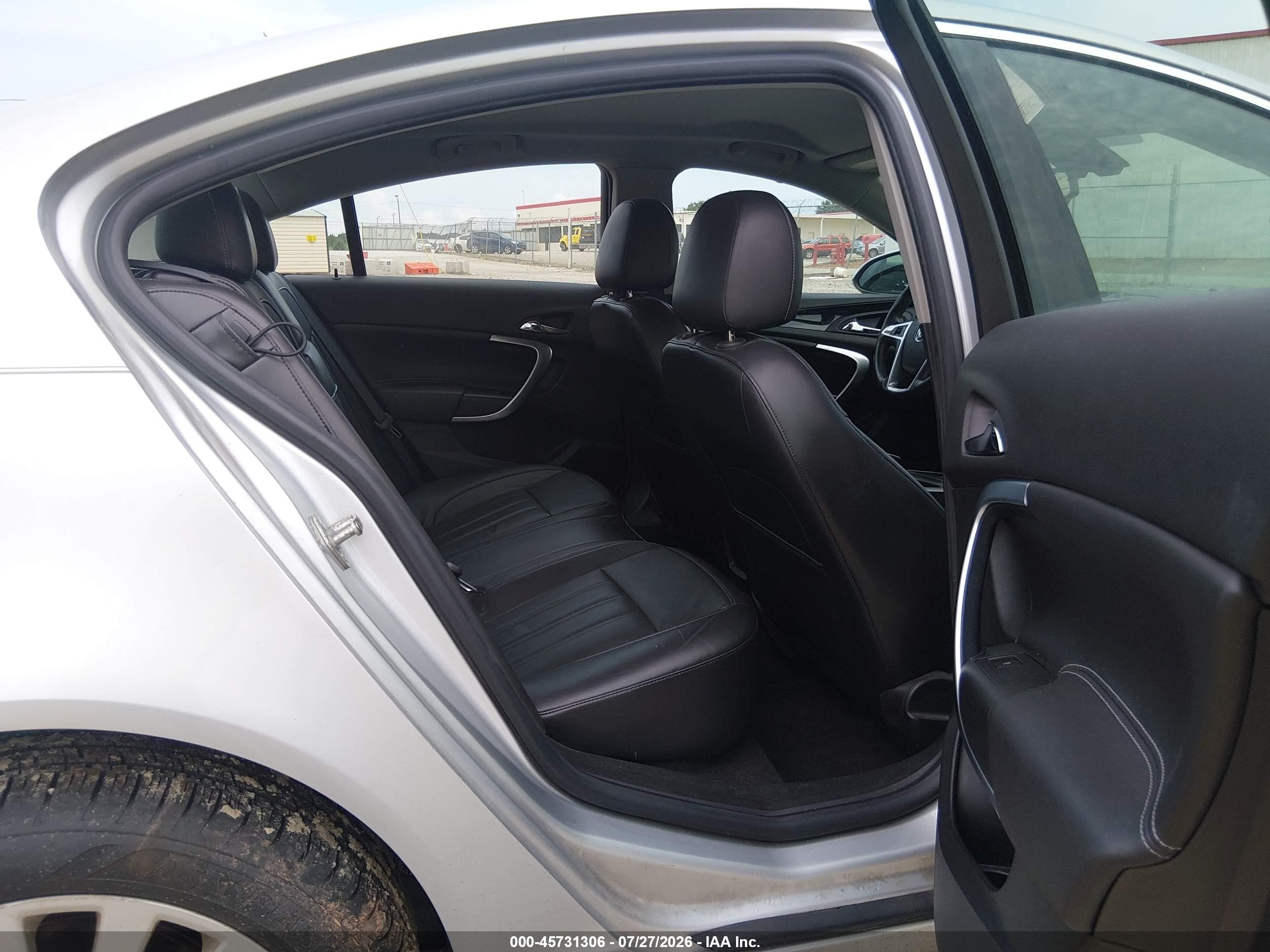2012 Buick Regal   Silver vin: 2G4GR5EK6C9126235