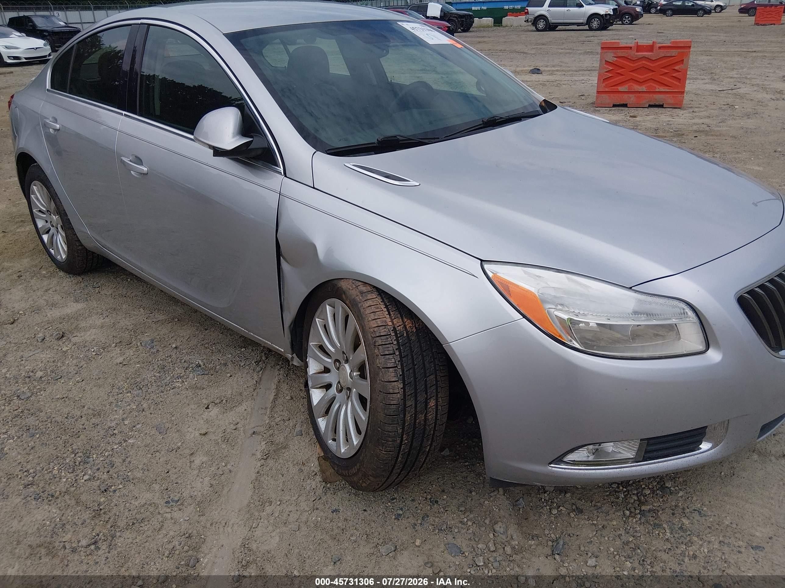 2012 Buick Regal   Silver vin: 2G4GR5EK6C9126235