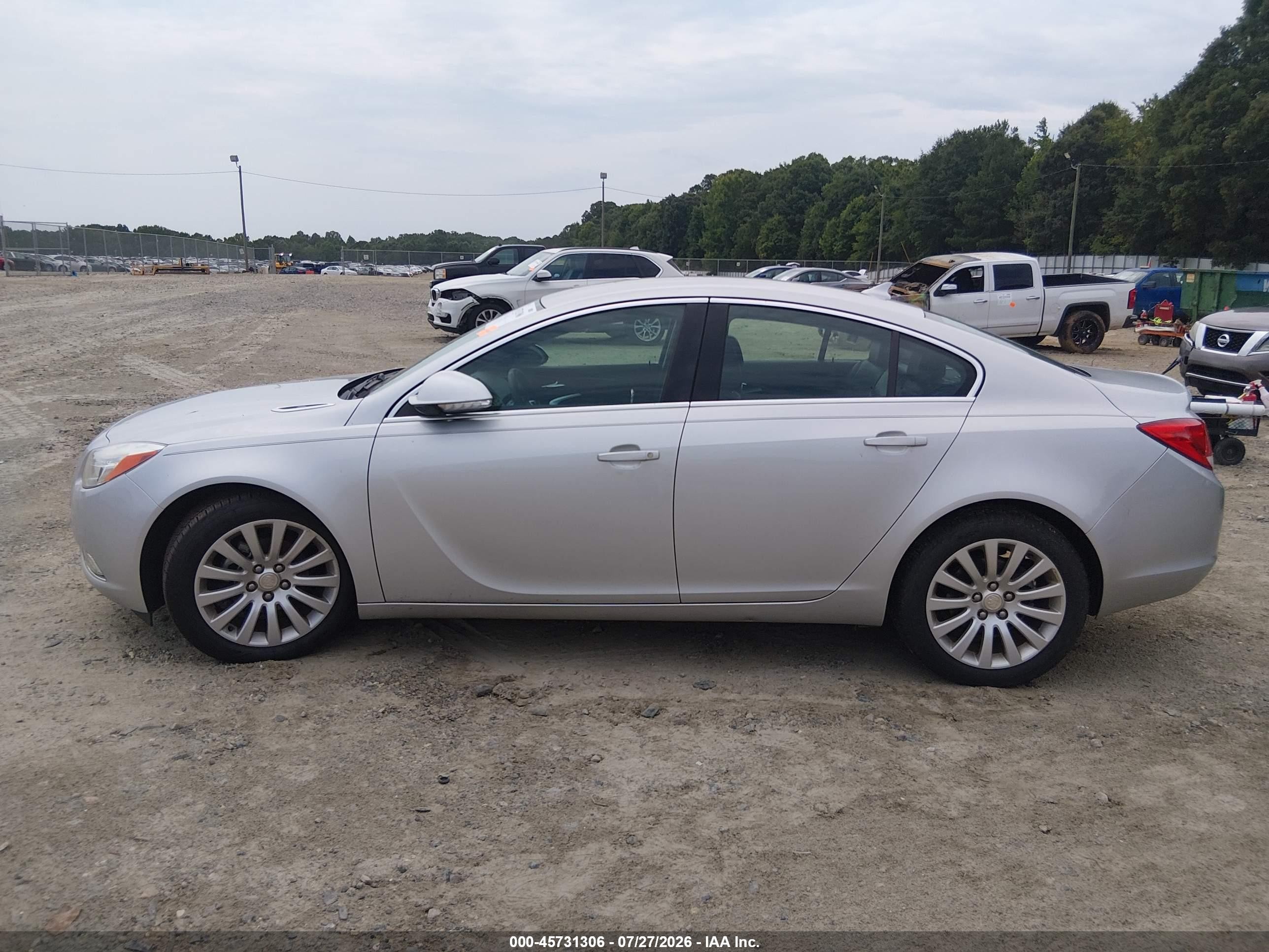 2012 Buick Regal   Silver vin: 2G4GR5EK6C9126235