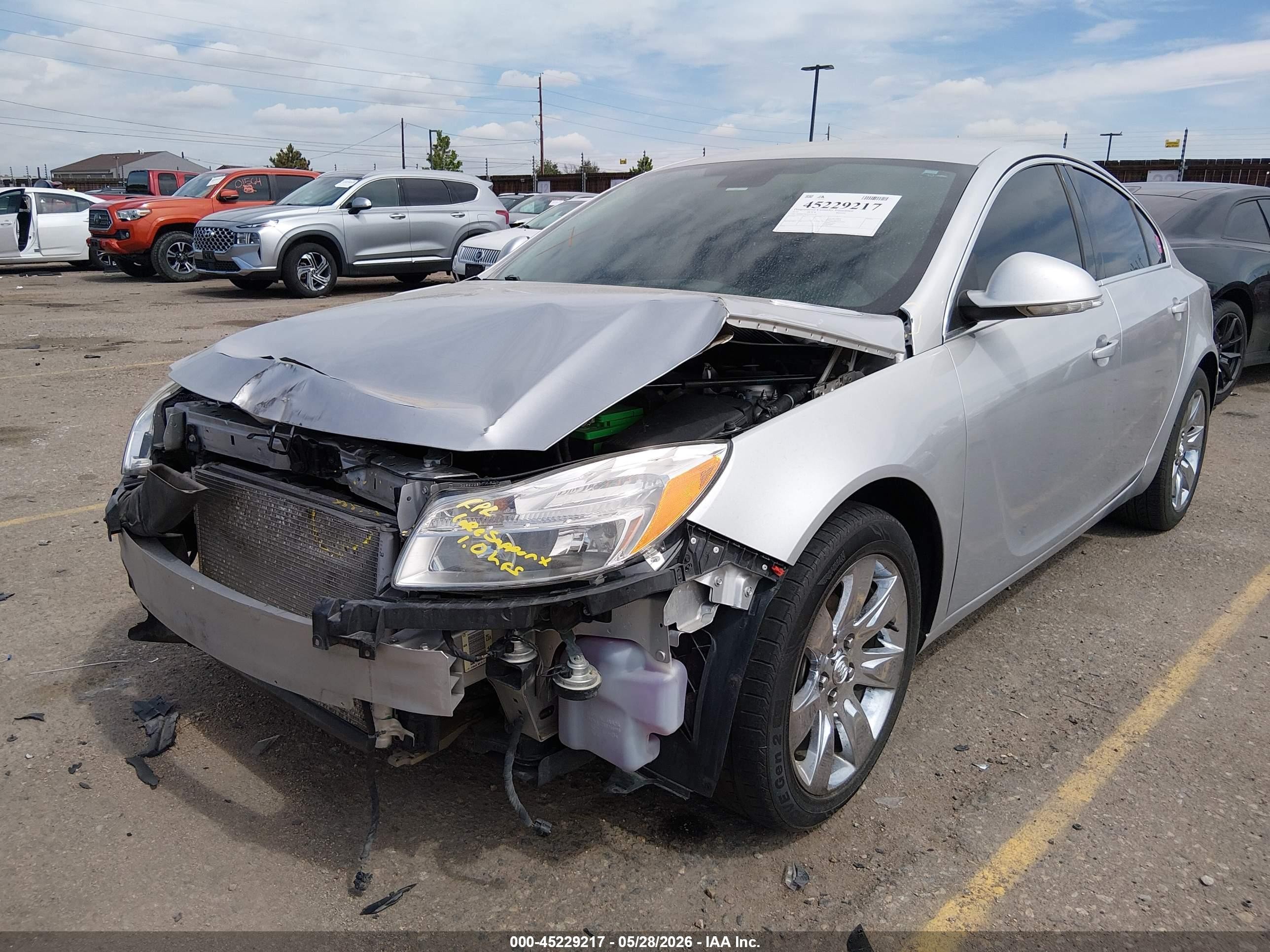 2012 Buick Regal   Silver vin: 2G4GR5EK7C9187514