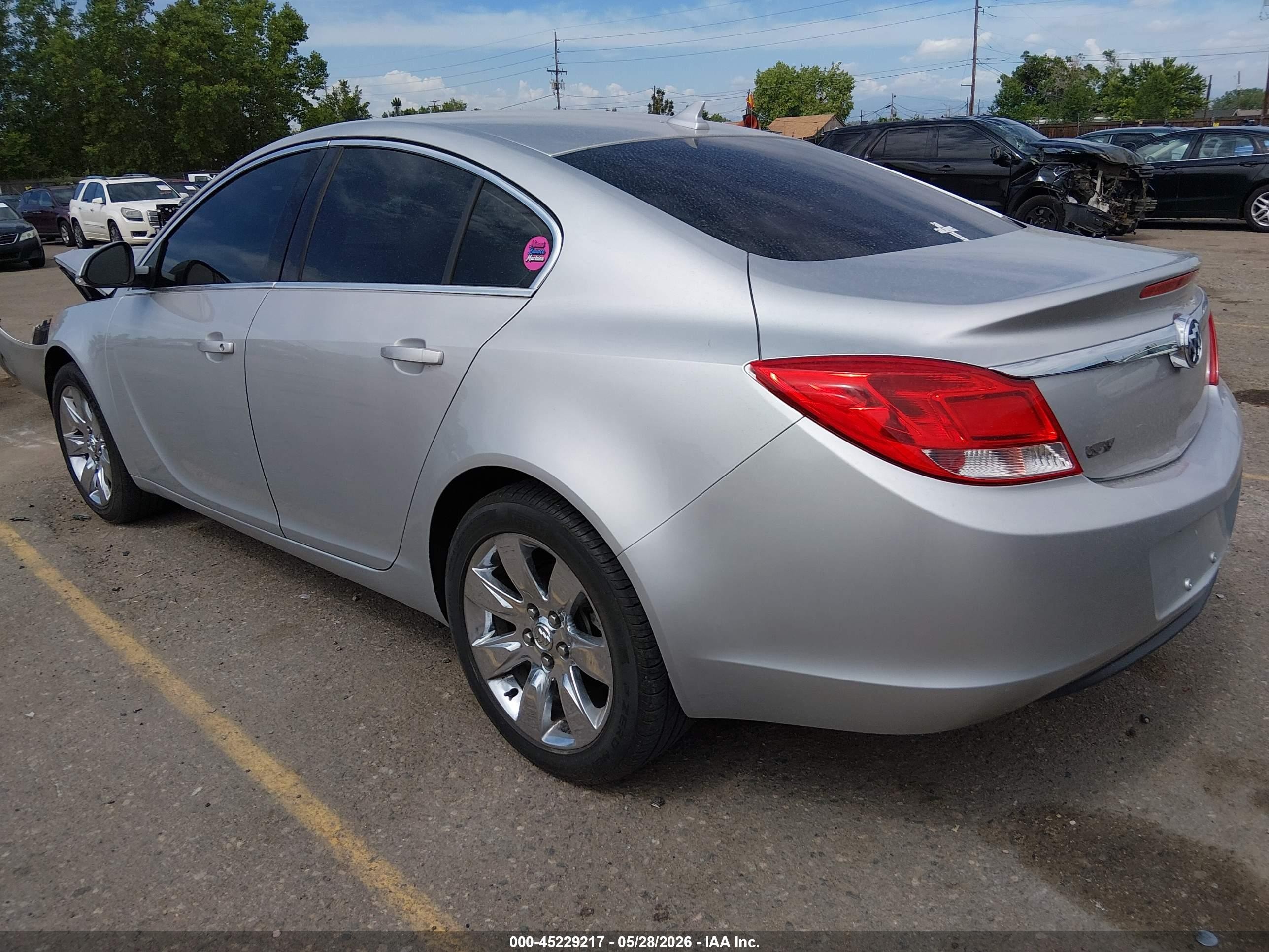 2012 Buick Regal   Silver vin: 2G4GR5EK7C9187514