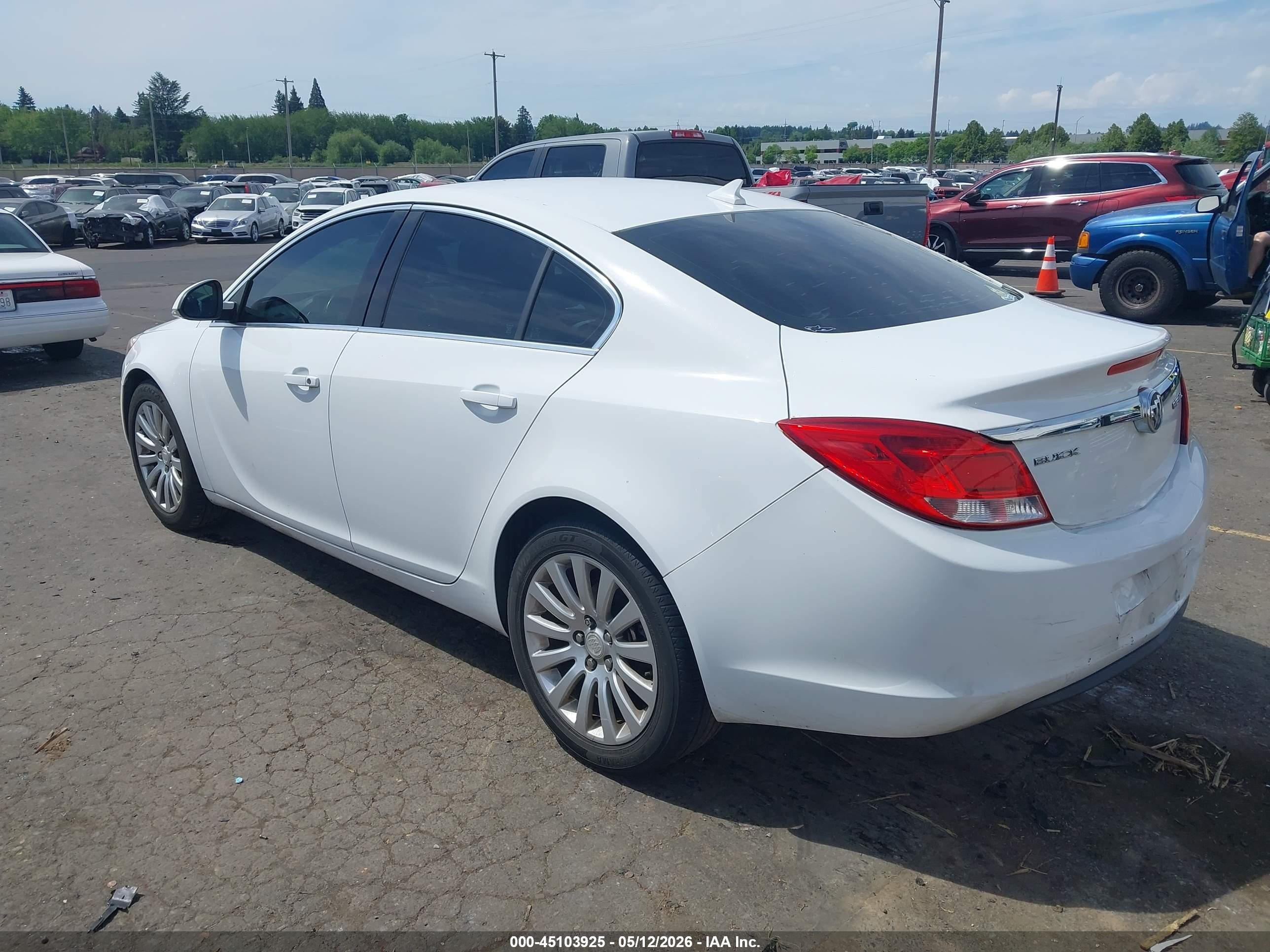 2012 Buick Regal   Белый vin: 2G4GR5EK8C9125815
