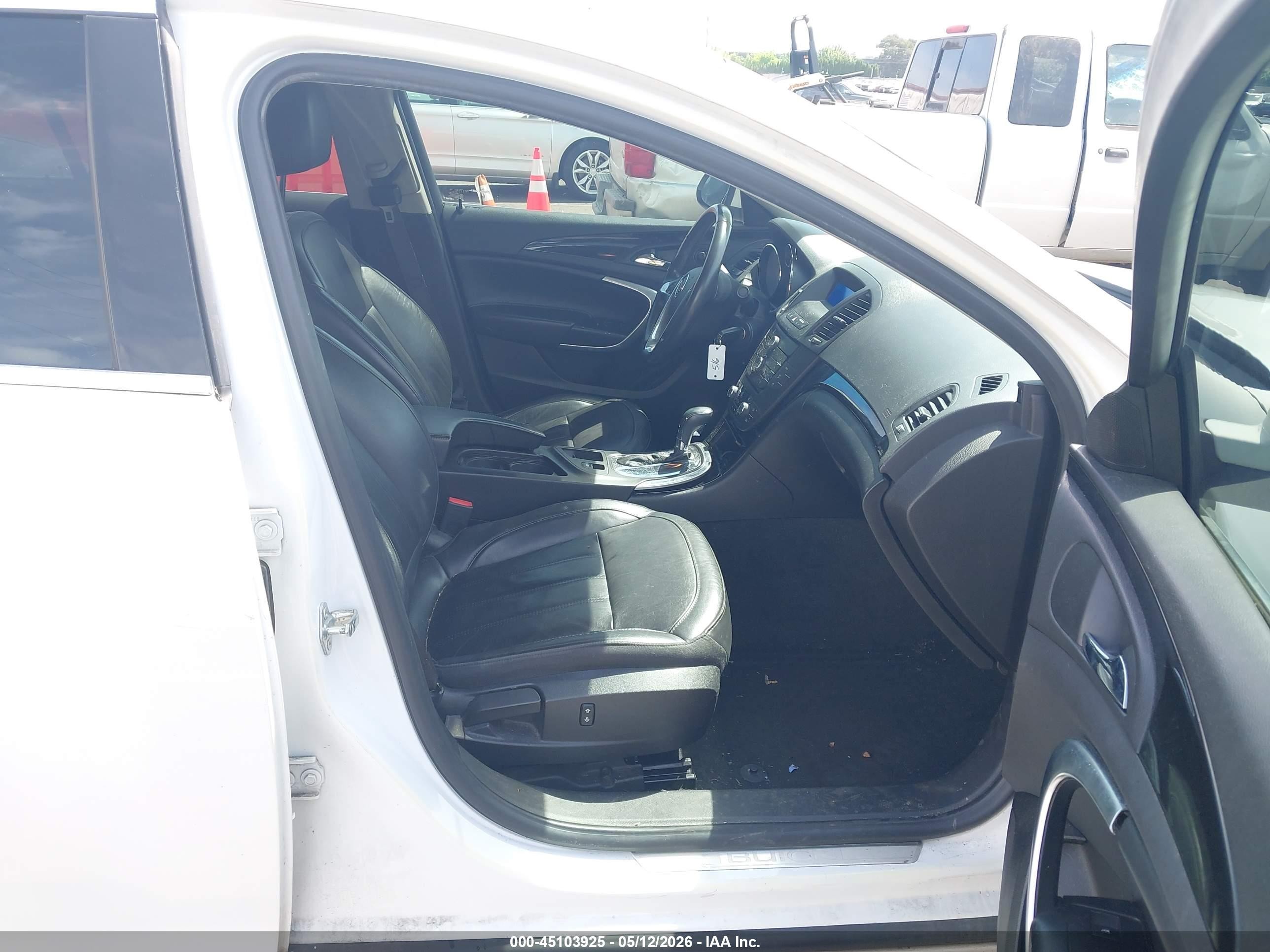 2012 Buick Regal   Белый vin: 2G4GR5EK8C9125815