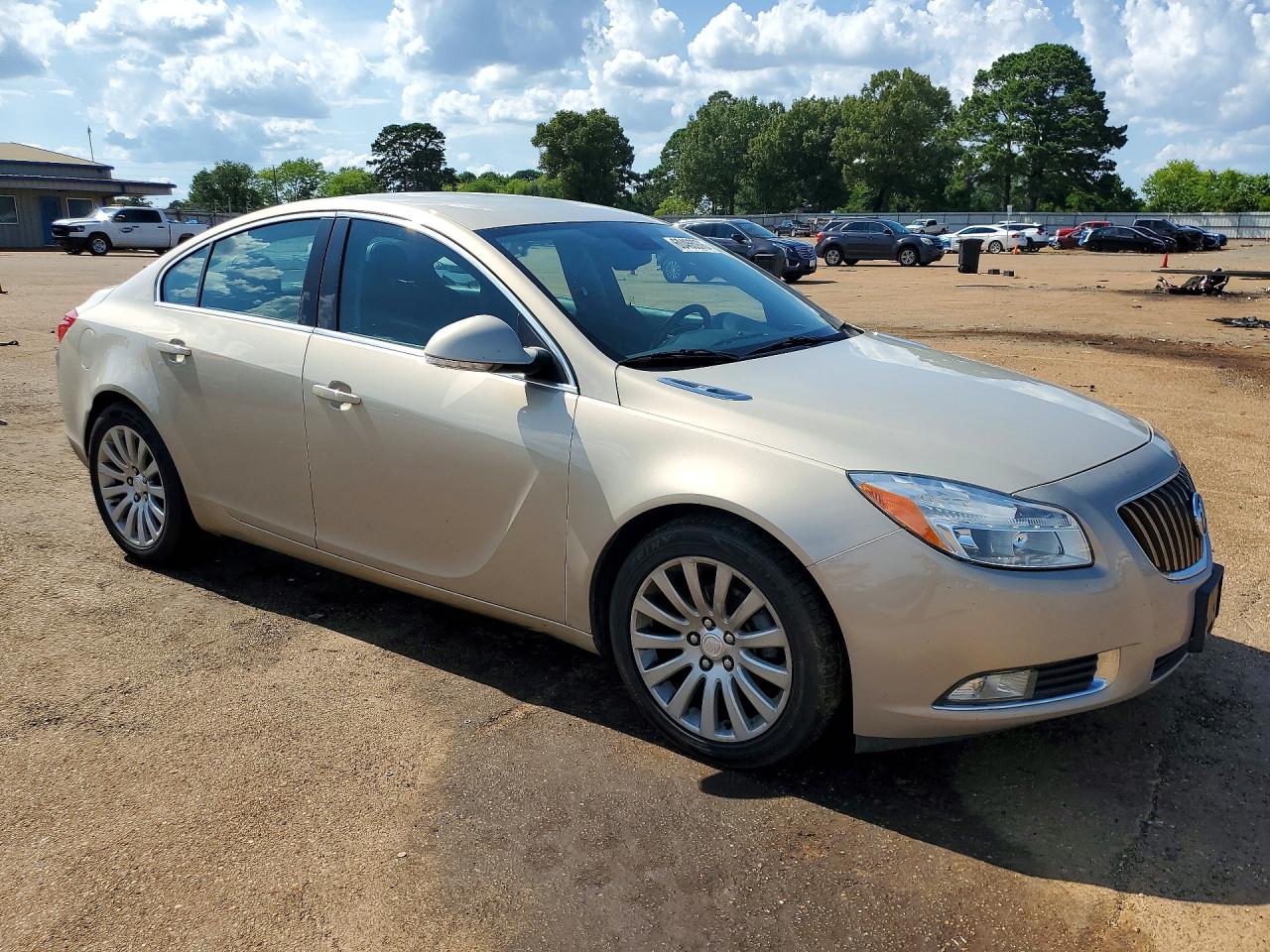 2012 Buick Regal Cream vin: 2G4GR5EK9C9139545