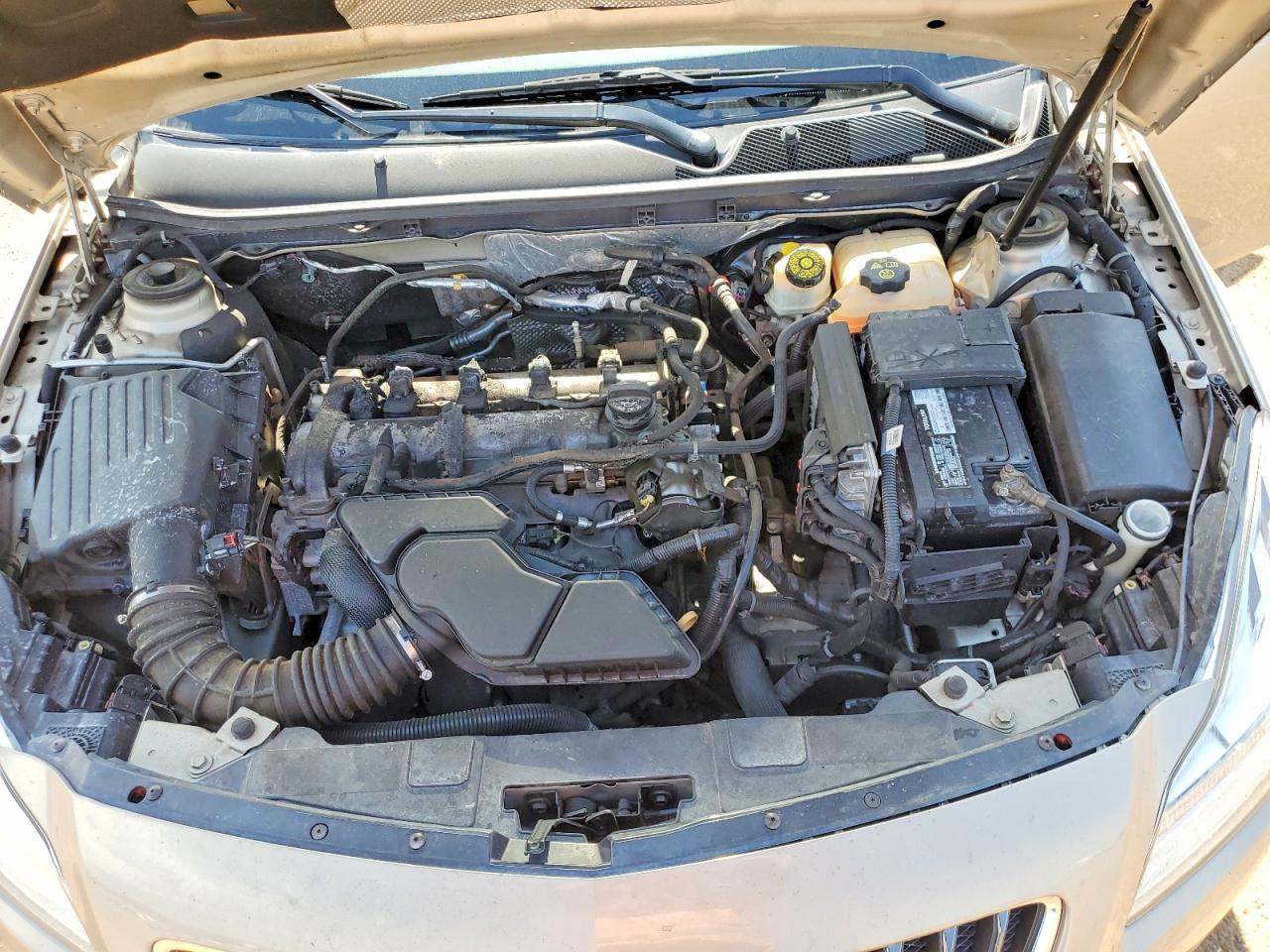 2012 Buick Regal Cream vin: 2G4GR5EK9C9139545