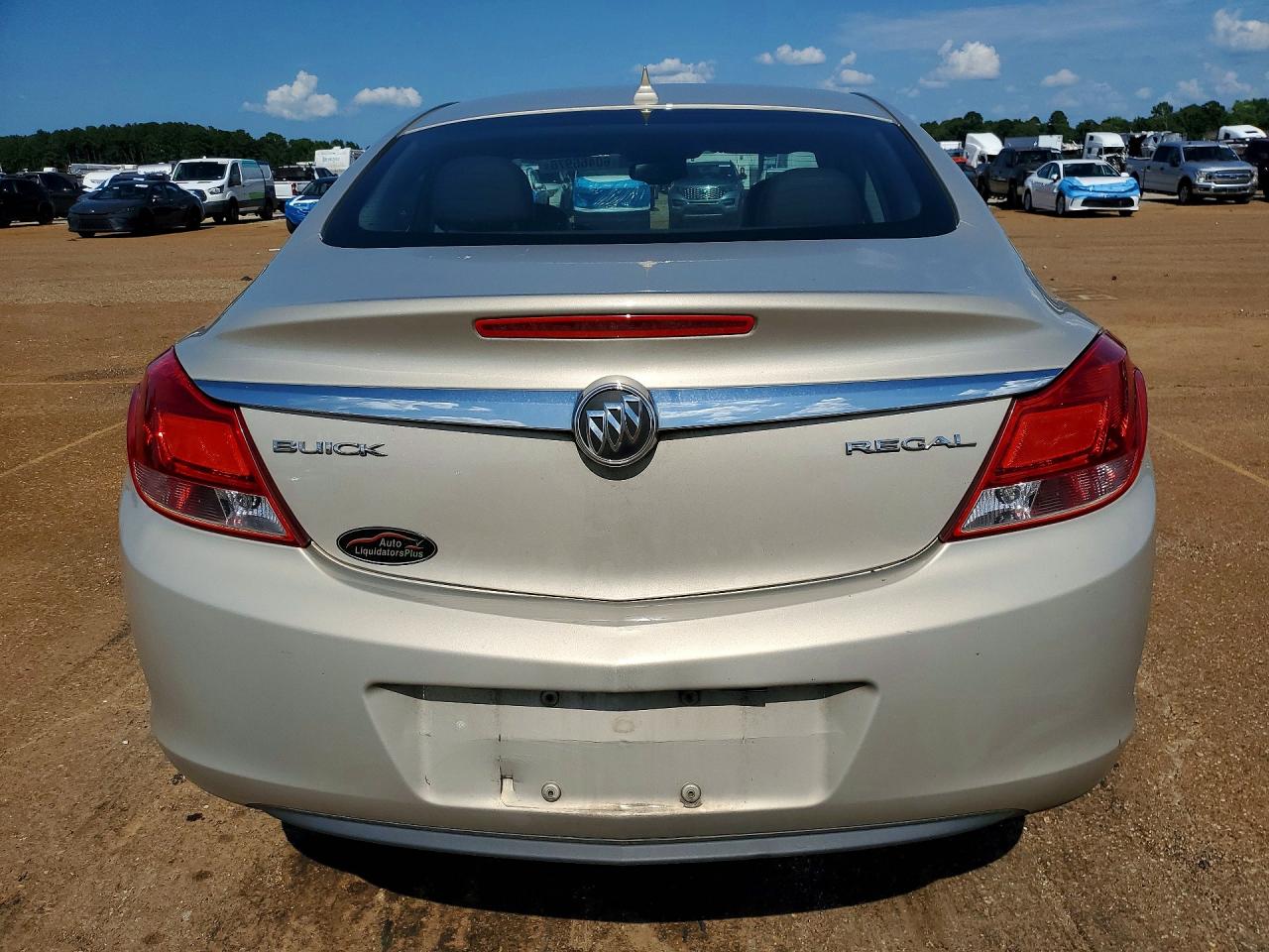 2012 Buick Regal Cream vin: 2G4GR5EK9C9139545