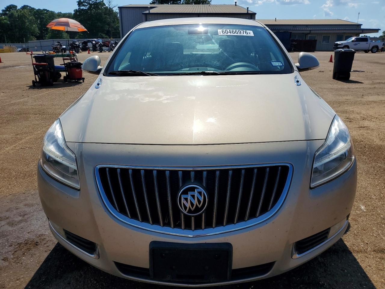 2012 Buick Regal Cream vin: 2G4GR5EK9C9139545