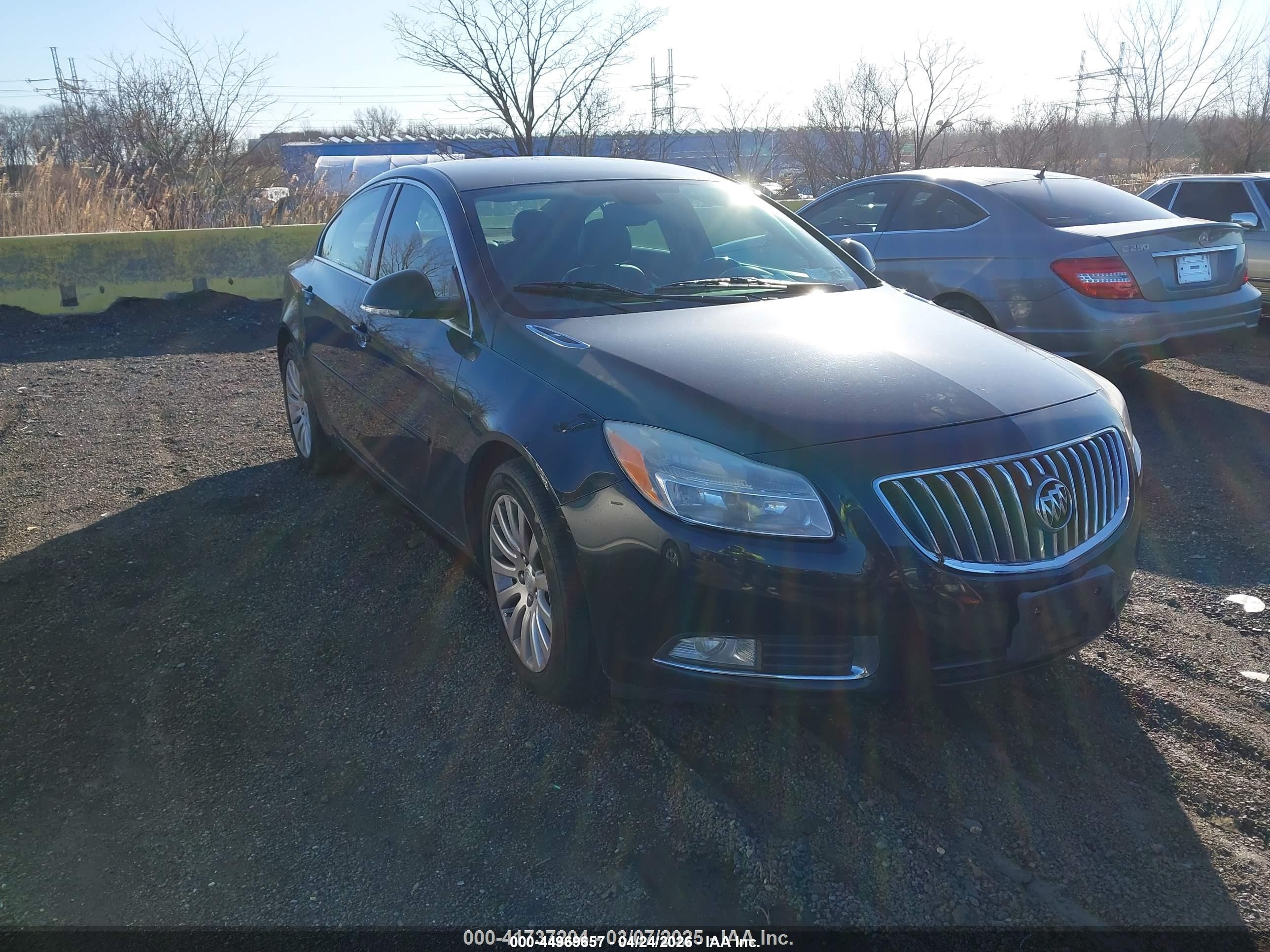 2012 Buick Regal   Black vin: 2G4GR5EKXC9153843
