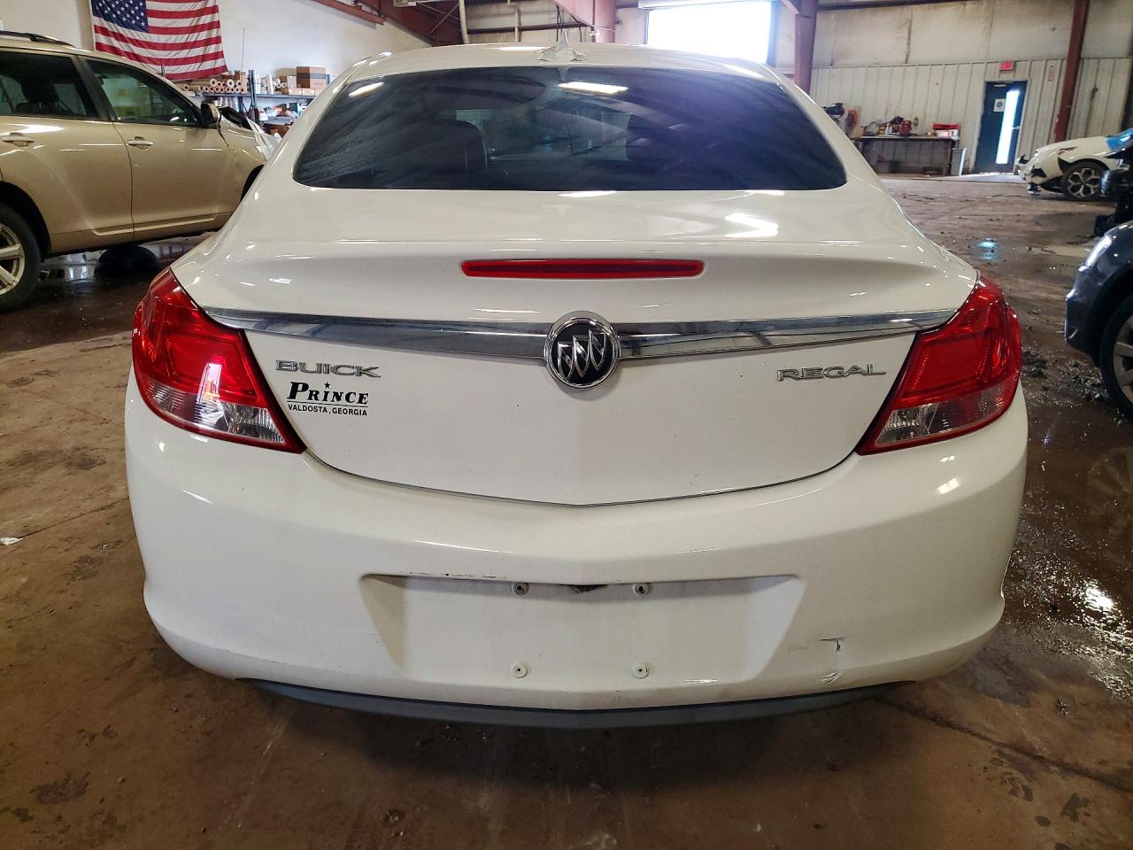 2012 Buick Regal White vin: 2G4GR5ER1C9151198