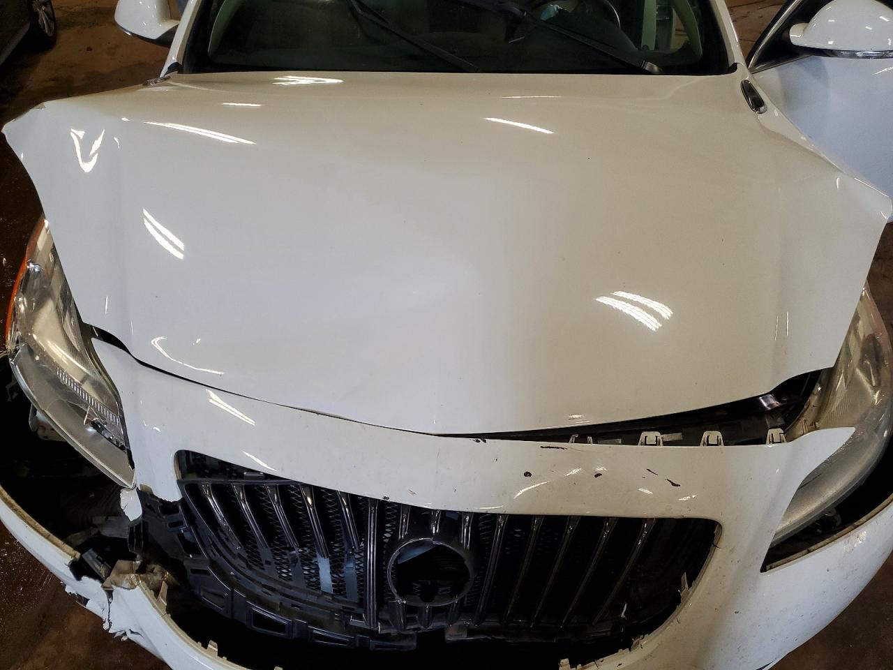 2012 Buick Regal White vin: 2G4GR5ER1C9151198