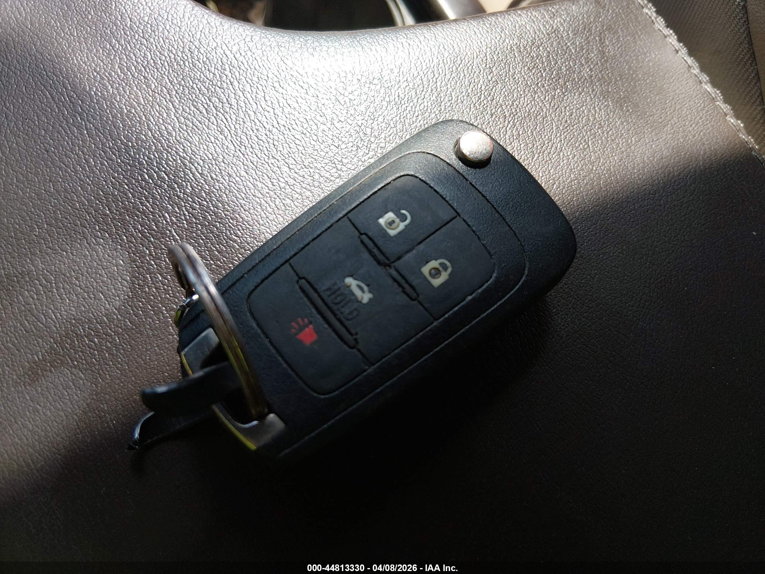 2012 Buick Regal   White vin: 2G4GR5ER6C9202145