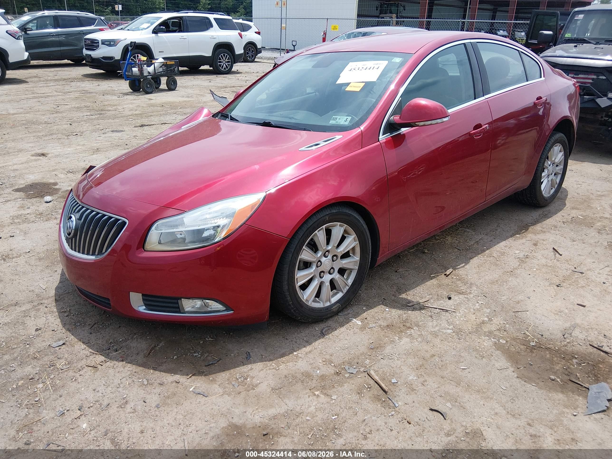 2013 Buick Regal   Red vin: 2G4GR5ER7D9238962
