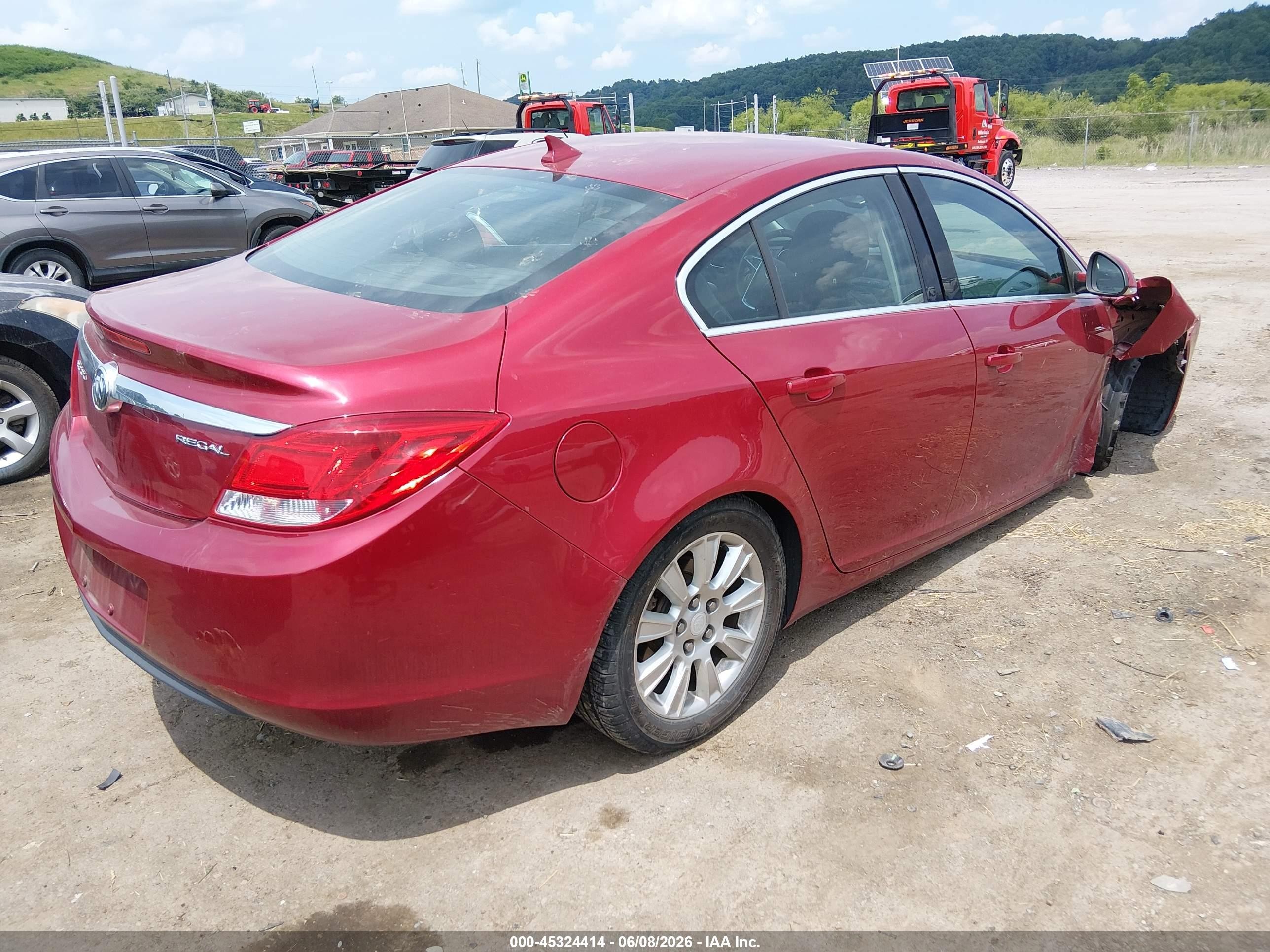 2013 Buick Regal   Red vin: 2G4GR5ER7D9238962