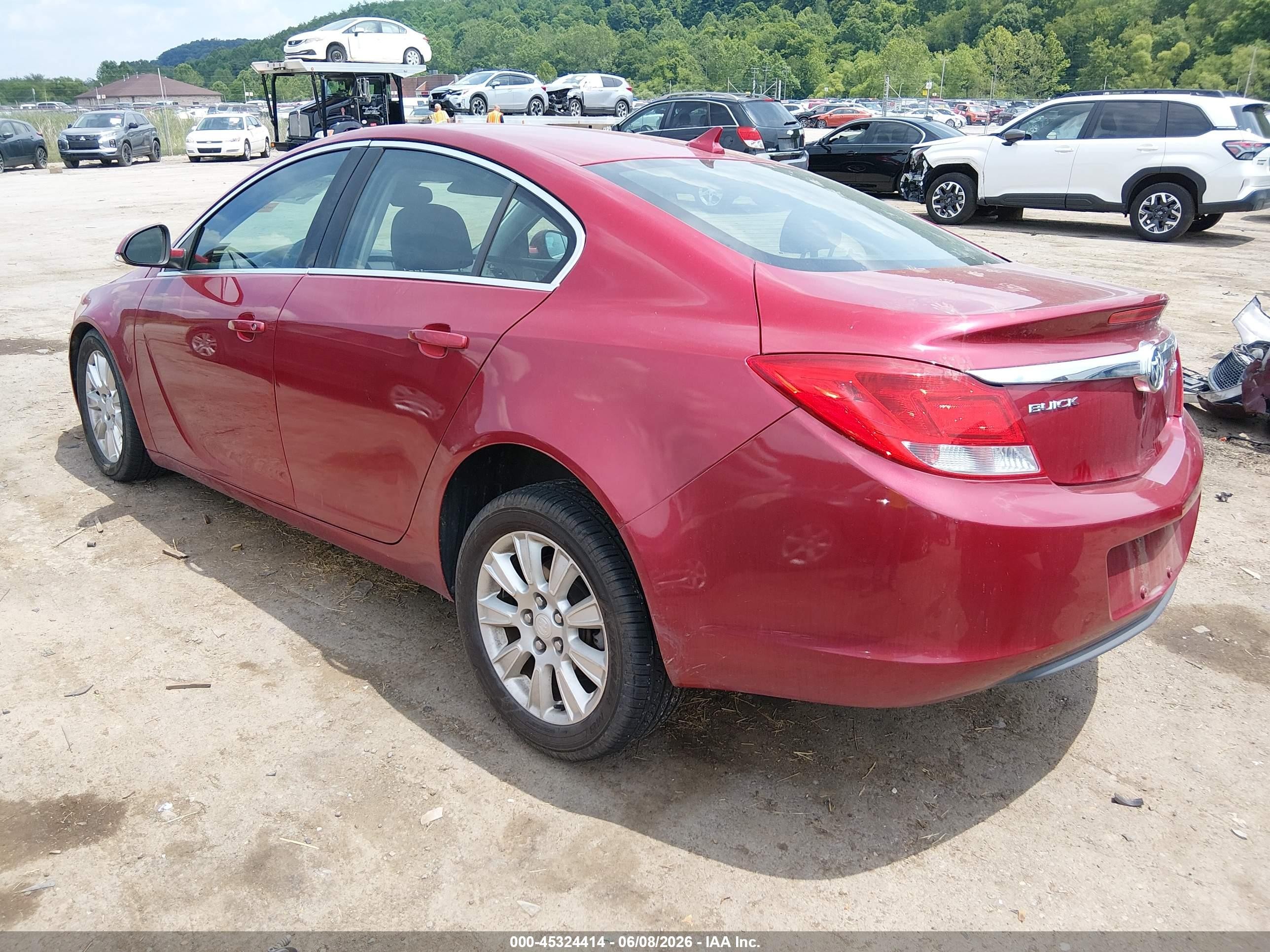 2013 Buick Regal   Red vin: 2G4GR5ER7D9238962