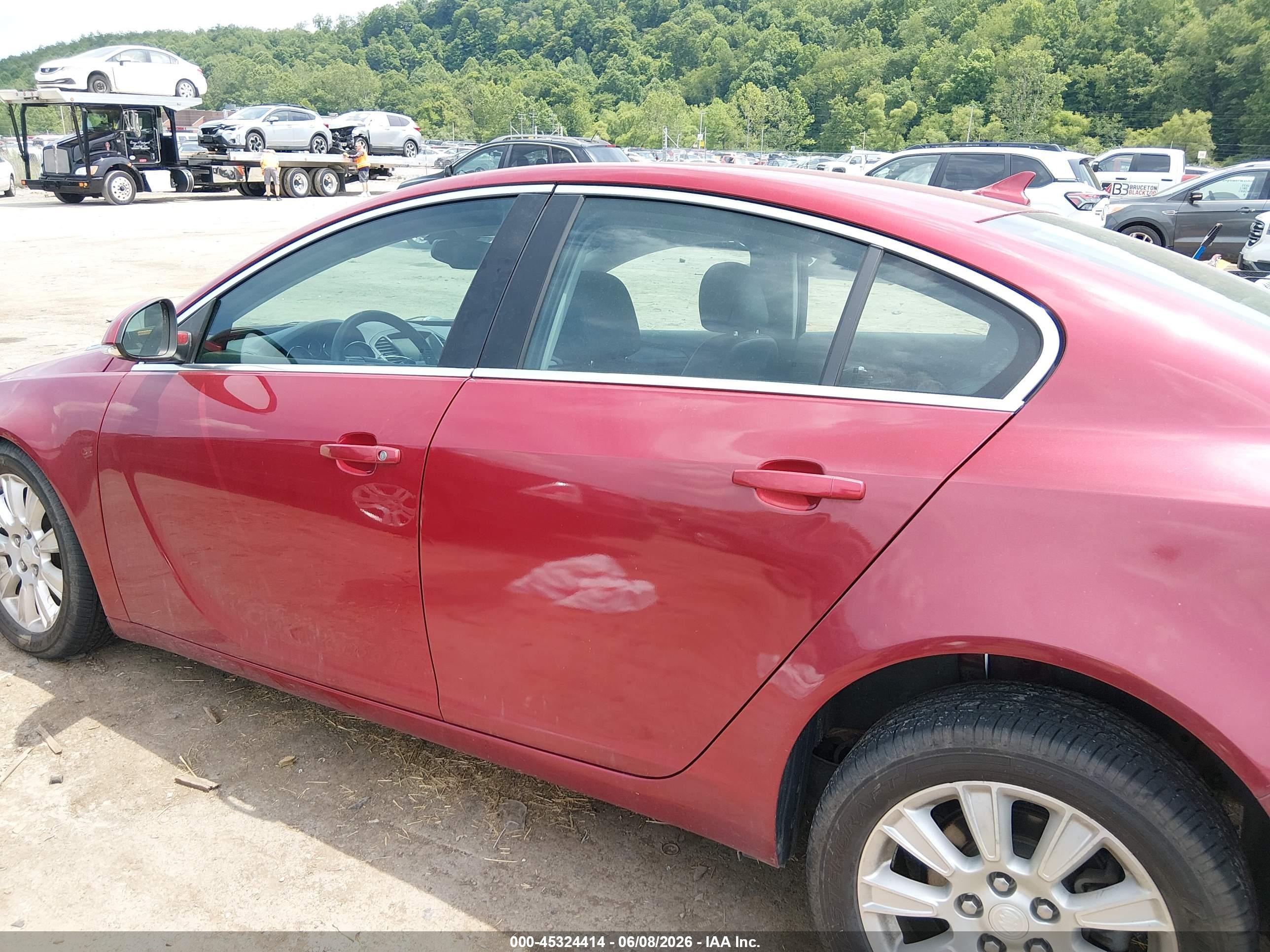 2013 Buick Regal   Red vin: 2G4GR5ER7D9238962