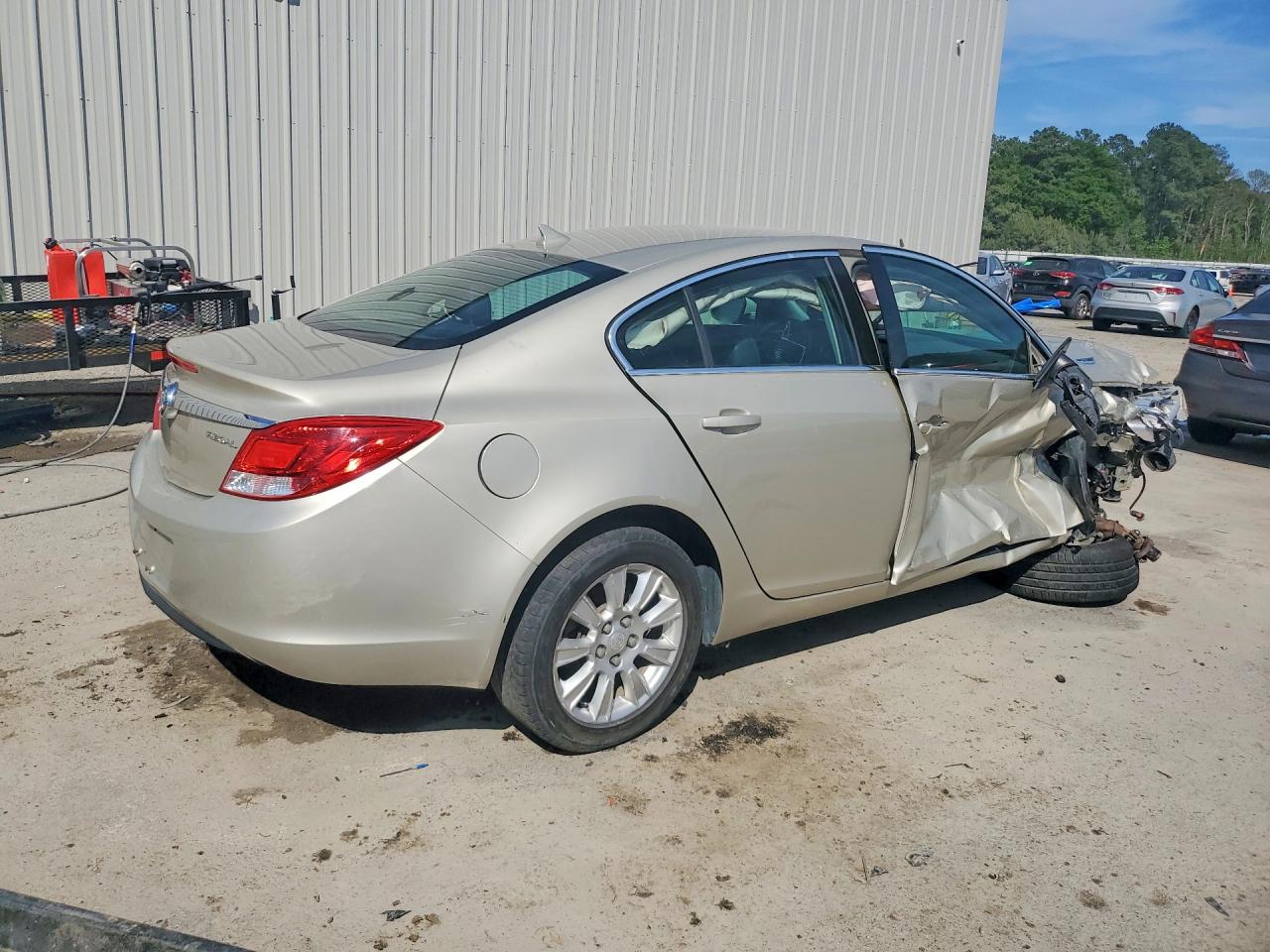 2013 Buick Regal Gold vin: 2G4GR5ERXD9247025