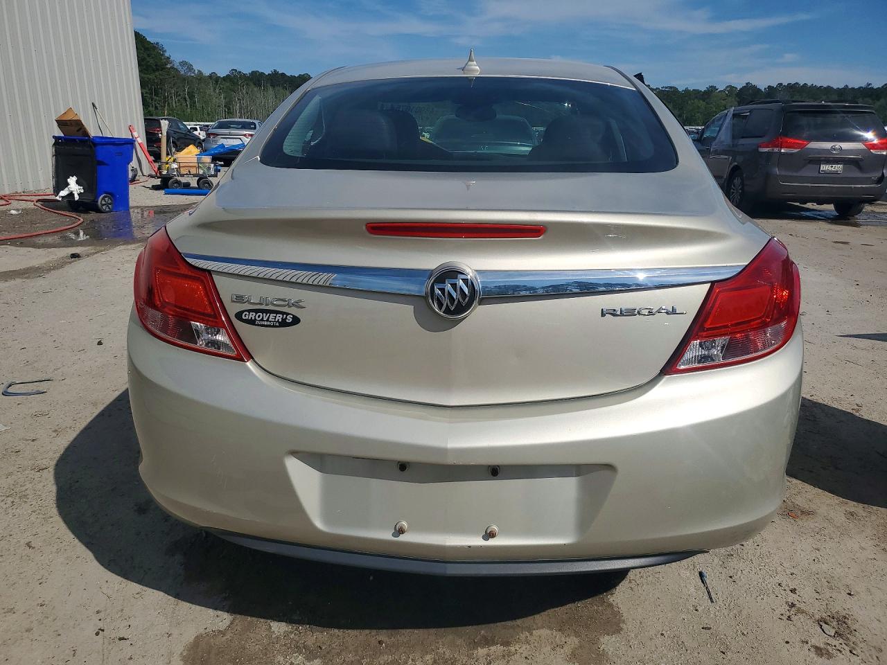 2013 Buick Regal Gold vin: 2G4GR5ERXD9247025
