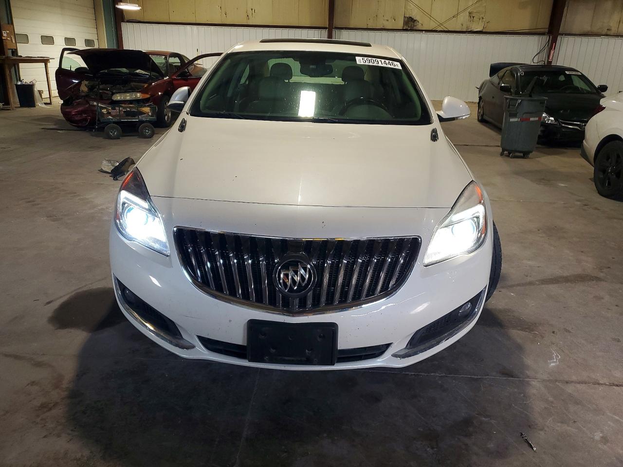 2014 Buick Regal Premium White vin: 2G4GR5GX5E9178547