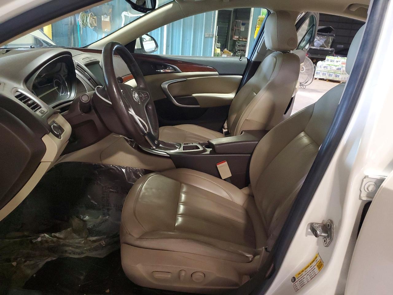 2014 Buick Regal Premium White vin: 2G4GR5GX5E9178547