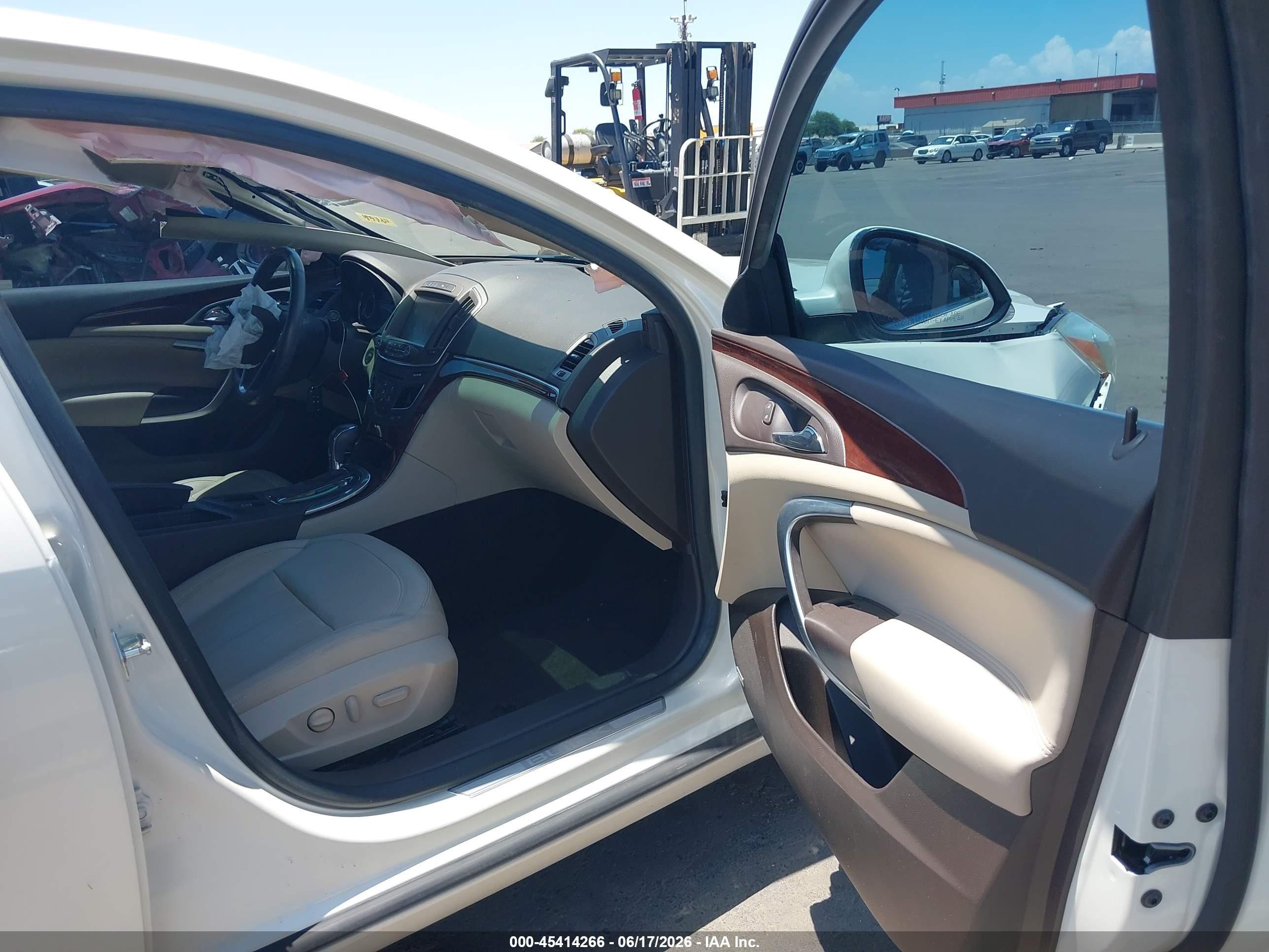 2015 Buick Regal Turbo Premium Ii White vin: 2G4GR5GX7F9292406
