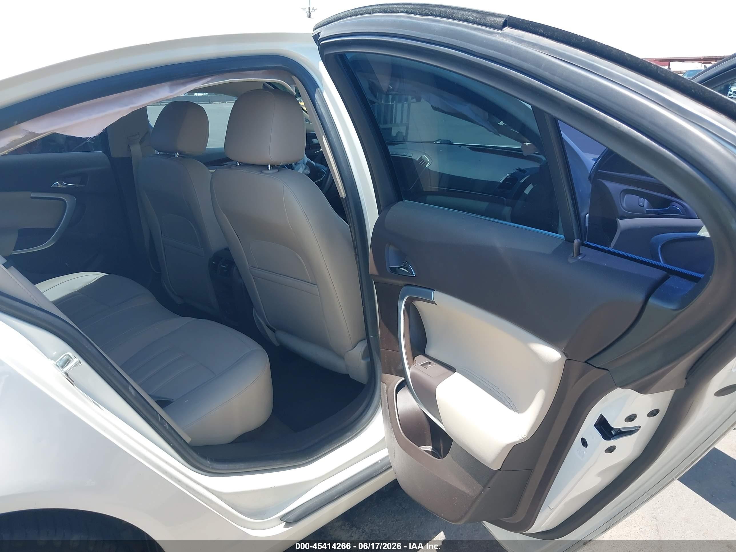 2015 Buick Regal Turbo Premium Ii White vin: 2G4GR5GX7F9292406