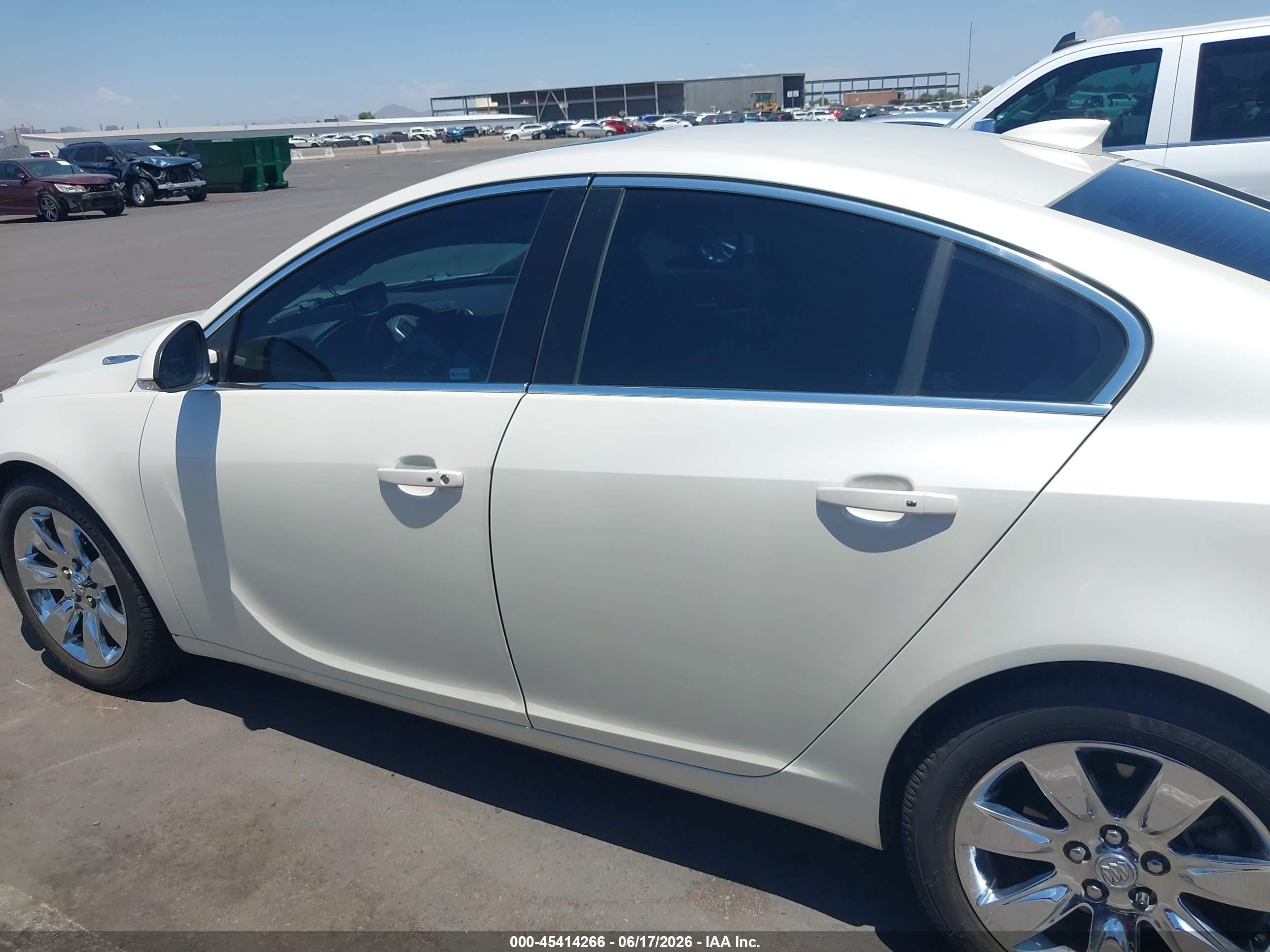 2015 Buick Regal Turbo Premium Ii White vin: 2G4GR5GX7F9292406