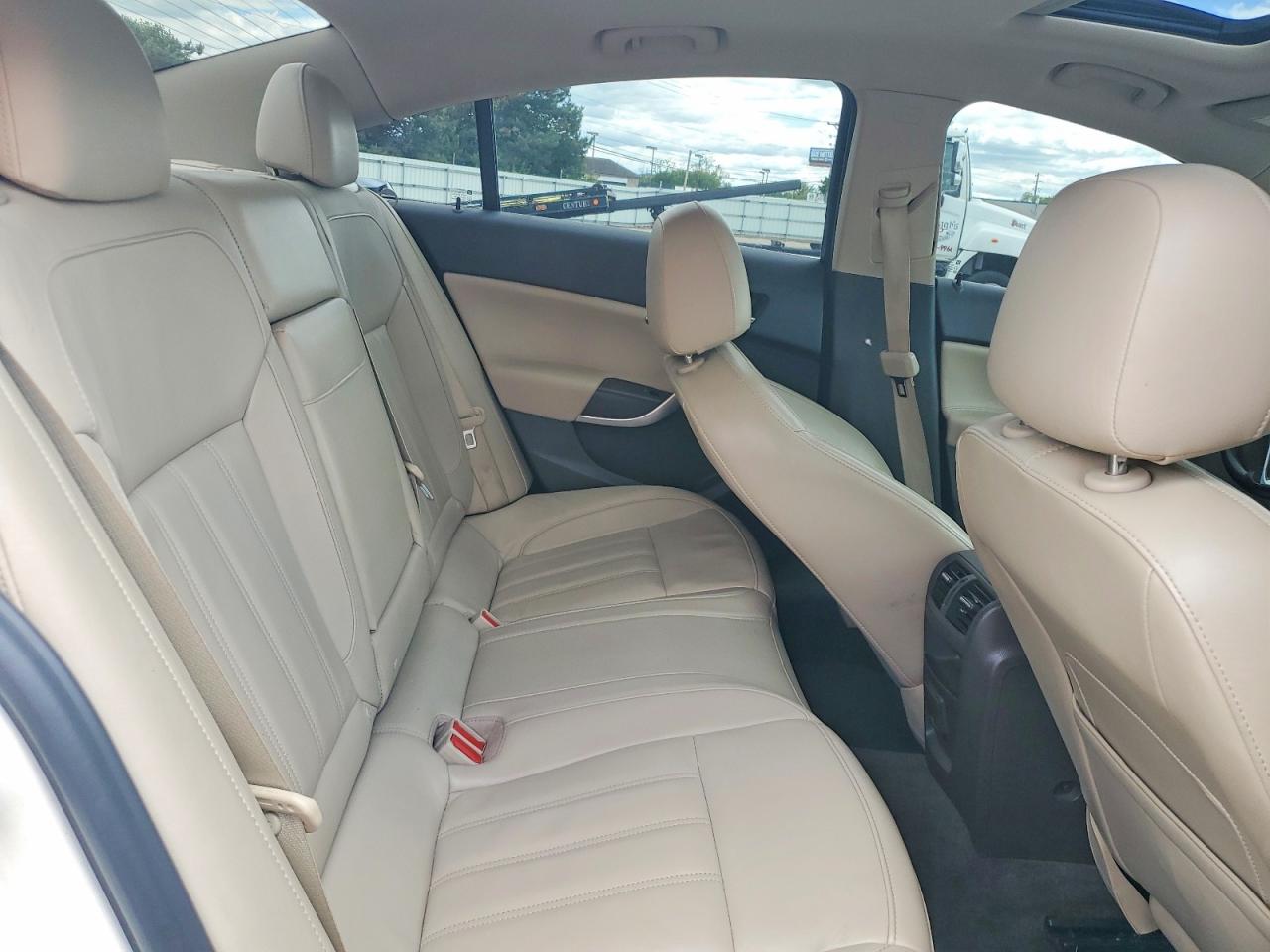2012 Buick Regal Premium White vin: 2G4GS5EK0C9136974