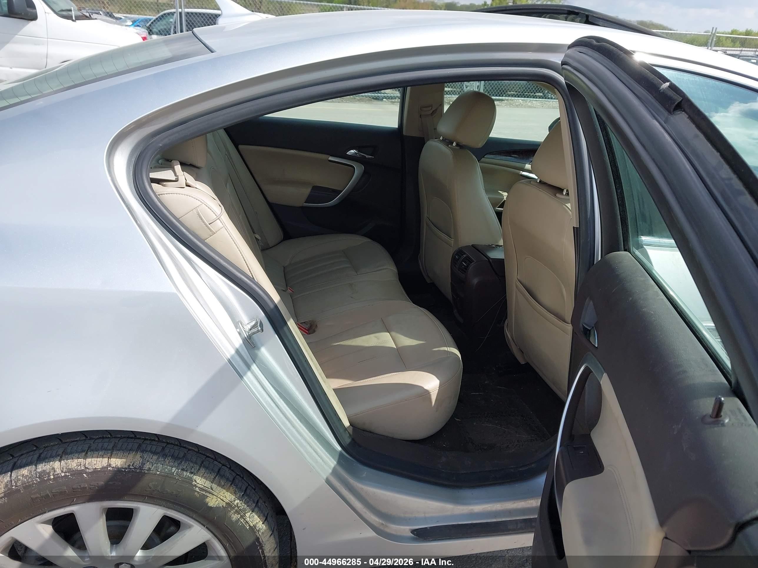 2012 Buick Regal Premium 1 Silver vin: 2G4GS5EK2C9207964