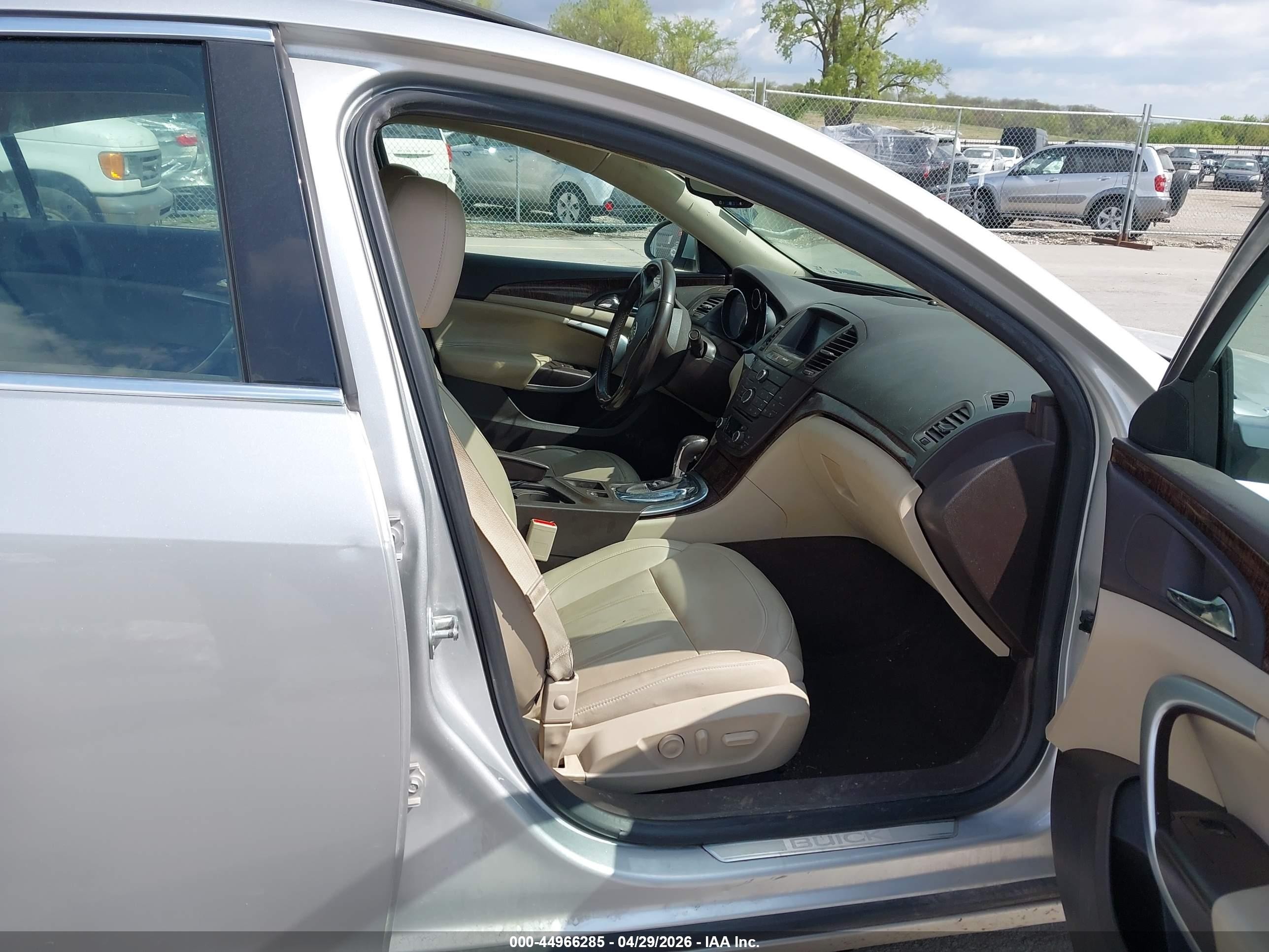 2012 Buick Regal Premium 1 Silver vin: 2G4GS5EK2C9207964