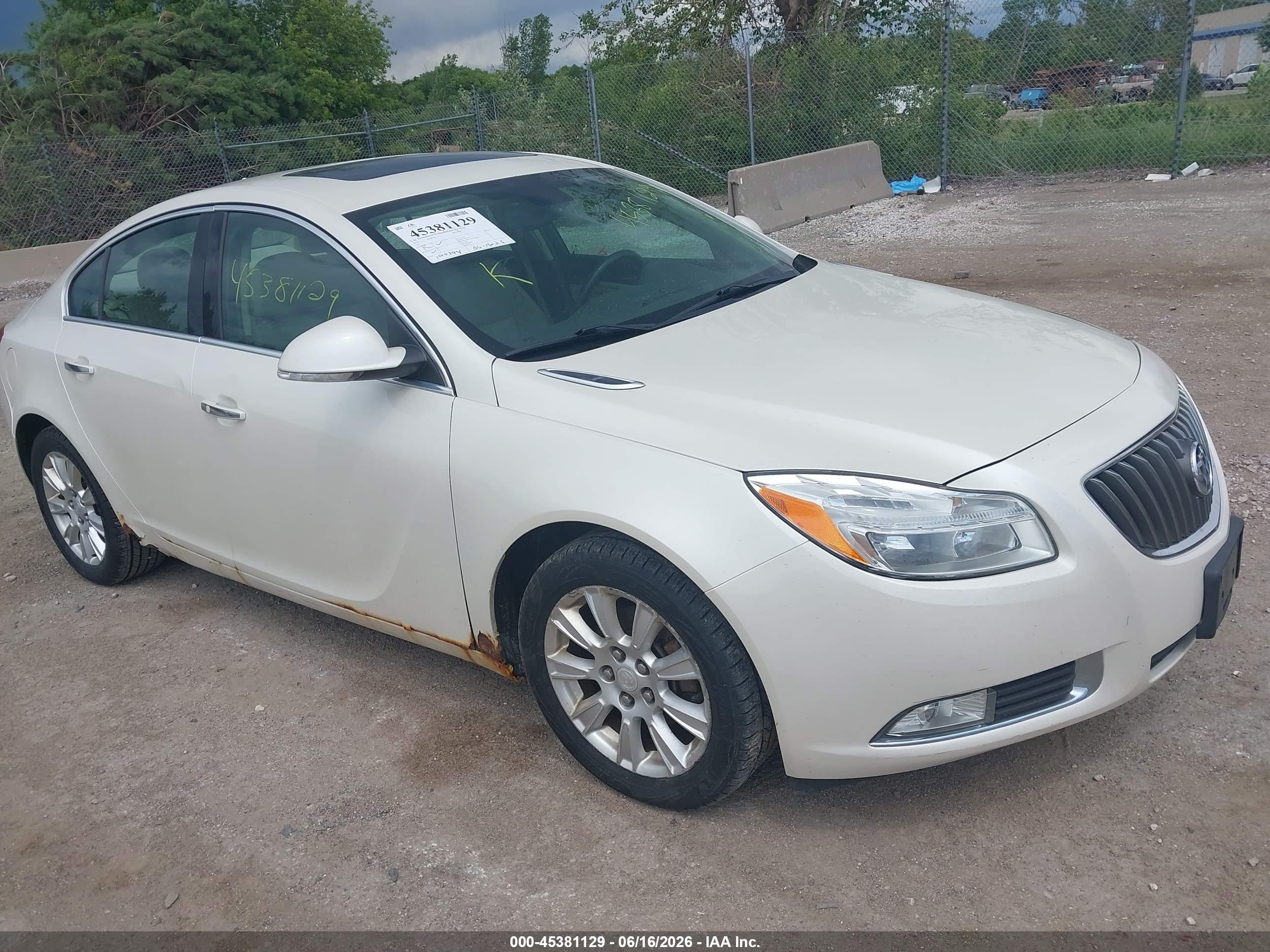 2012 Buick Regal Premium 1 White vin: 2G4GS5ER1C9142201