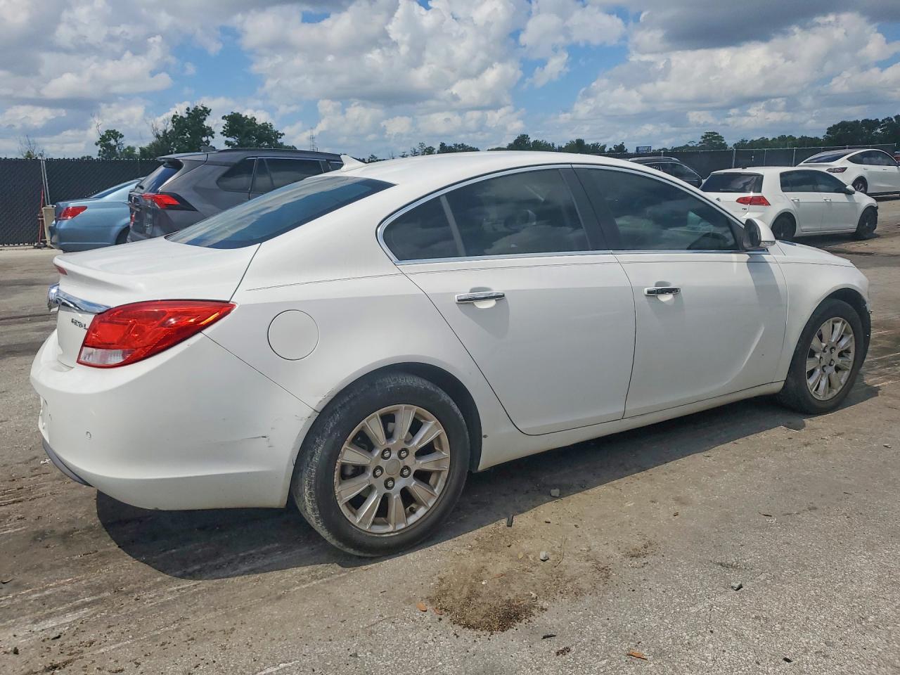 2013 Buick Regal Premium White vin: 2G4GS5ER7D9214147