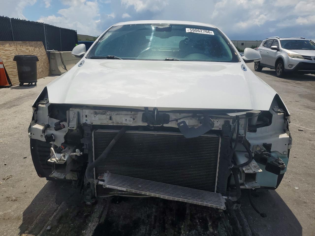 2013 Buick Regal Premium White vin: 2G4GS5ER7D9214147