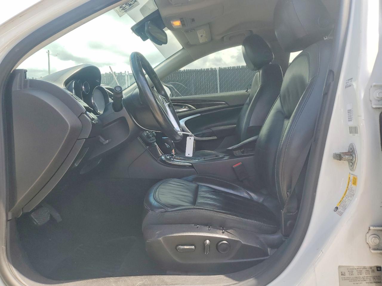 2013 Buick Regal Premium White vin: 2G4GS5ER7D9214147