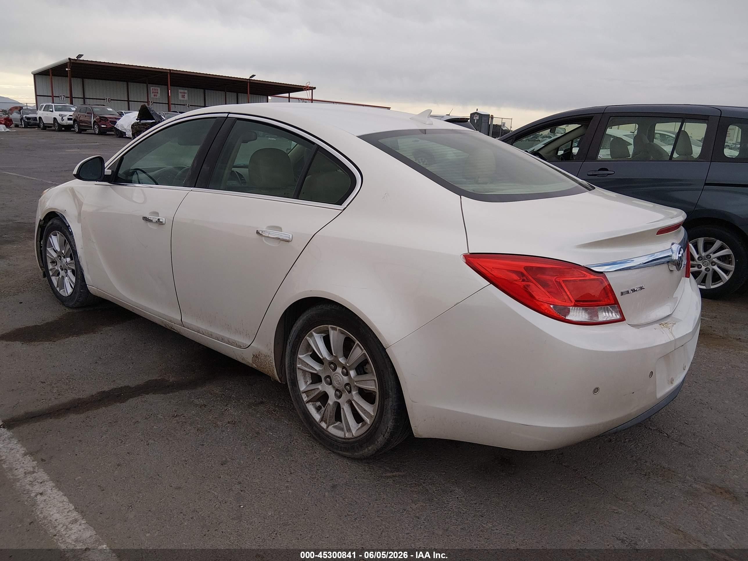 2012 Buick Regal Premium 1 White vin: 2G4GS5ER9C9123881