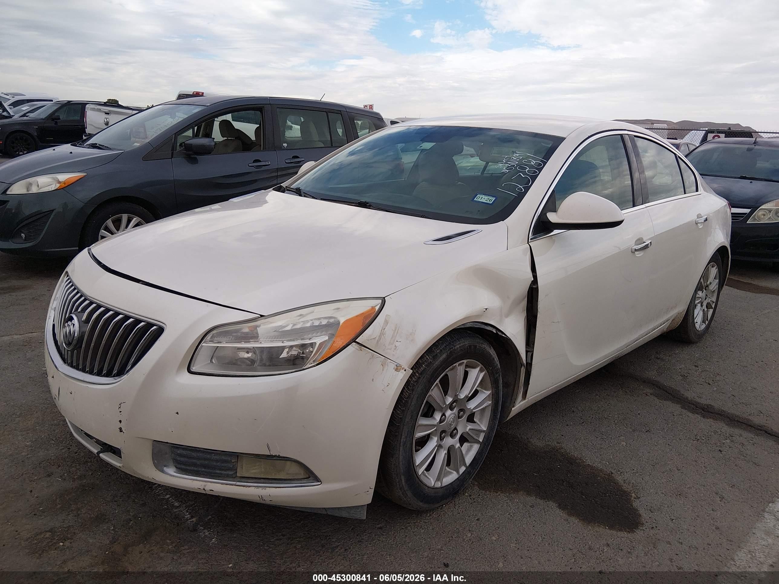 2012 Buick Regal Premium 1 White vin: 2G4GS5ER9C9123881