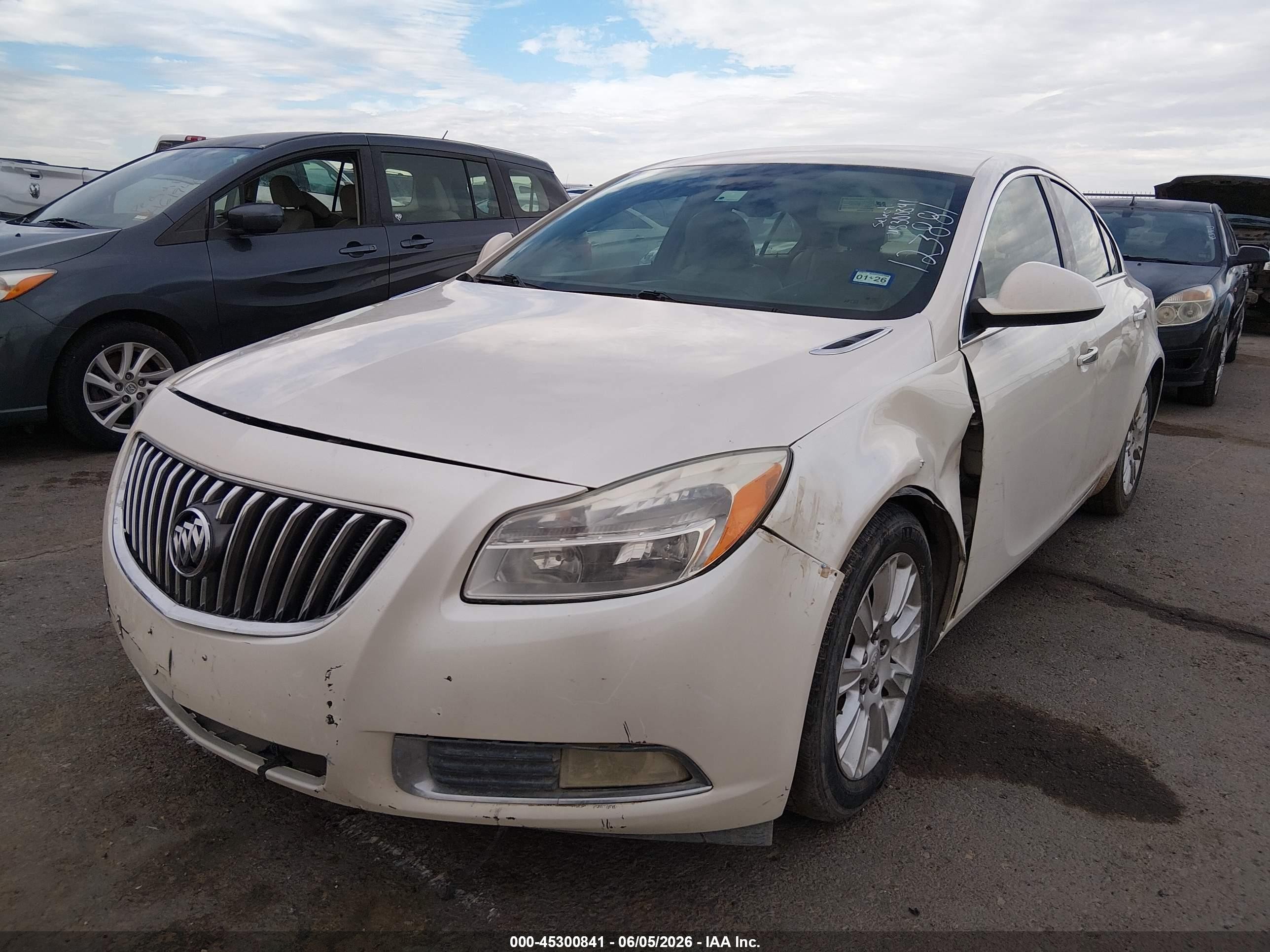 2012 Buick Regal Premium 1 White vin: 2G4GS5ER9C9123881