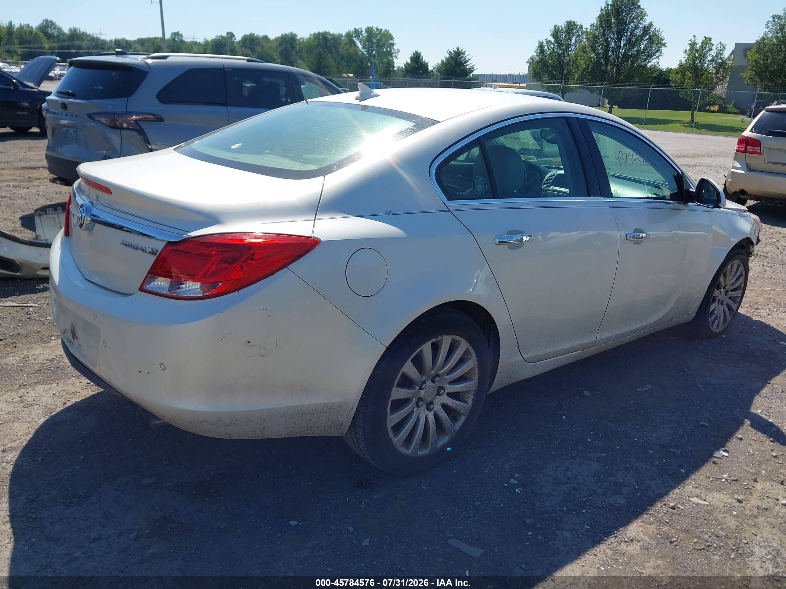 2013 Buick Regal Turbo - Premium 1 White vin: 2G4GS5EV0D9121130