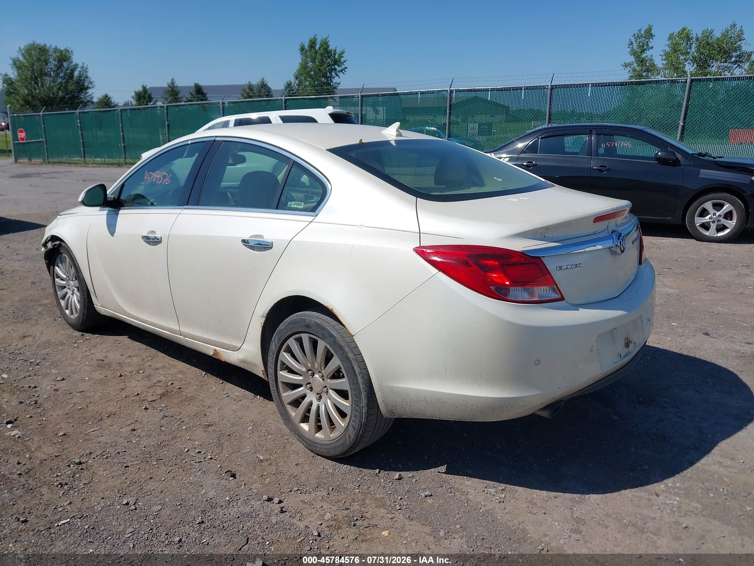 2013 Buick Regal Turbo - Premium 1 White vin: 2G4GS5EV0D9121130