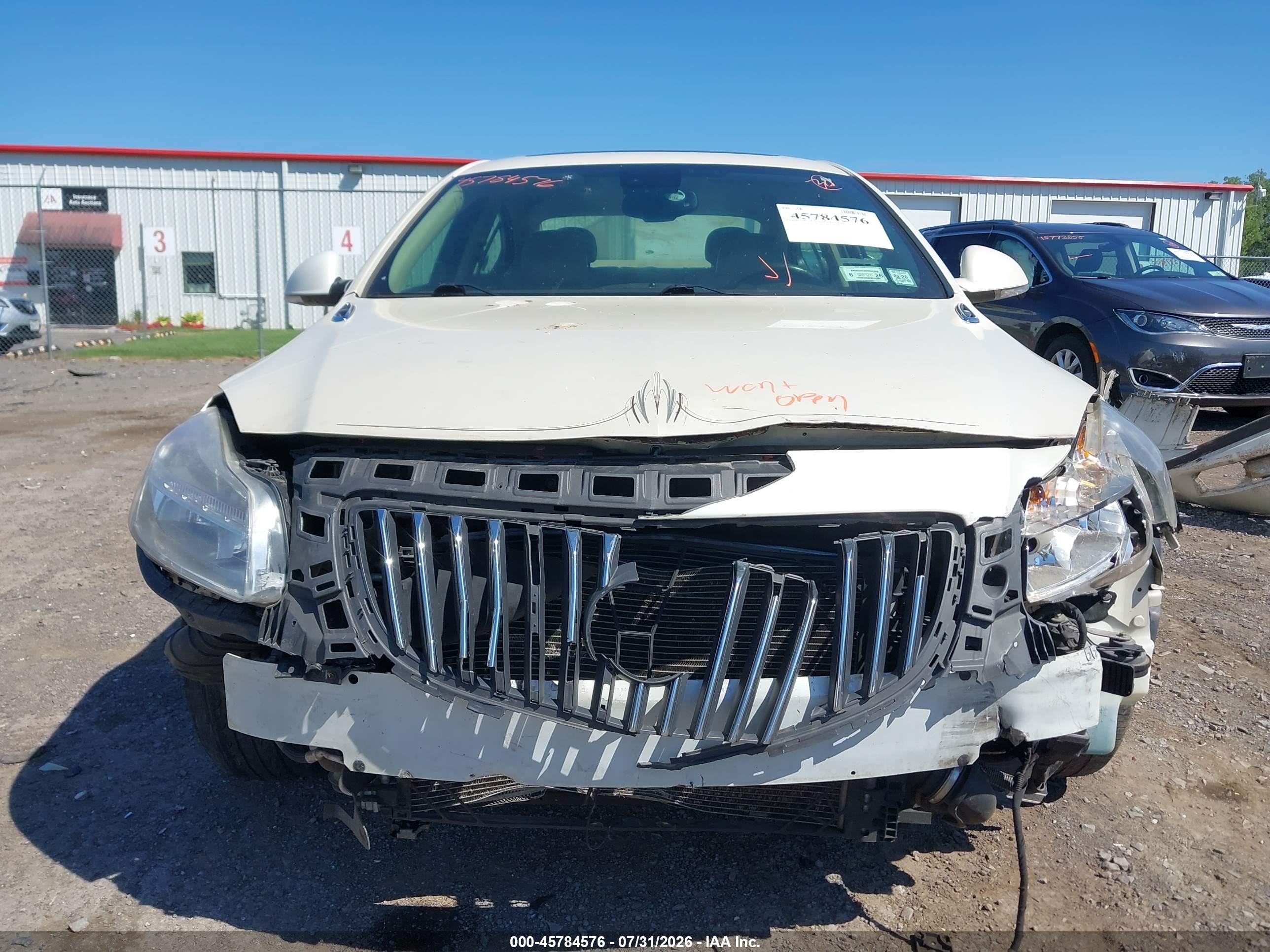 2013 Buick Regal Turbo - Premium 1 White vin: 2G4GS5EV0D9121130