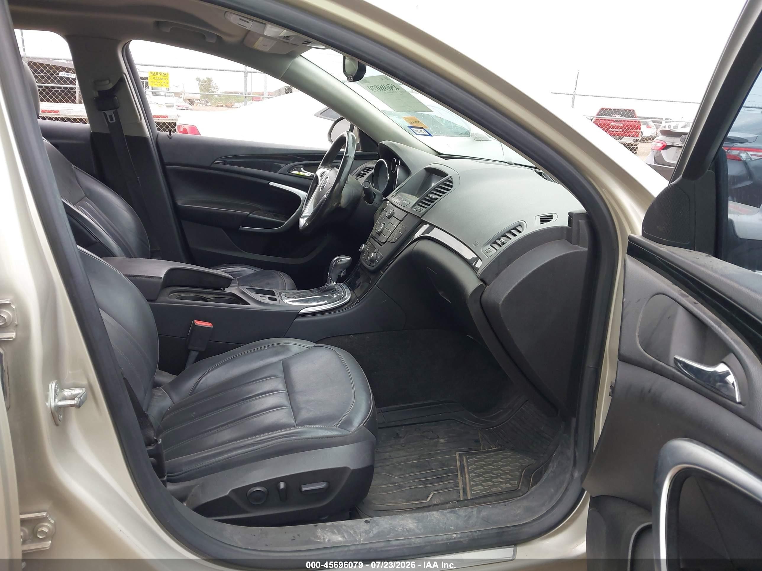 2013 Buick Regal Turbo - Premium 1 Beige vin: 2G4GS5EV2D9175237