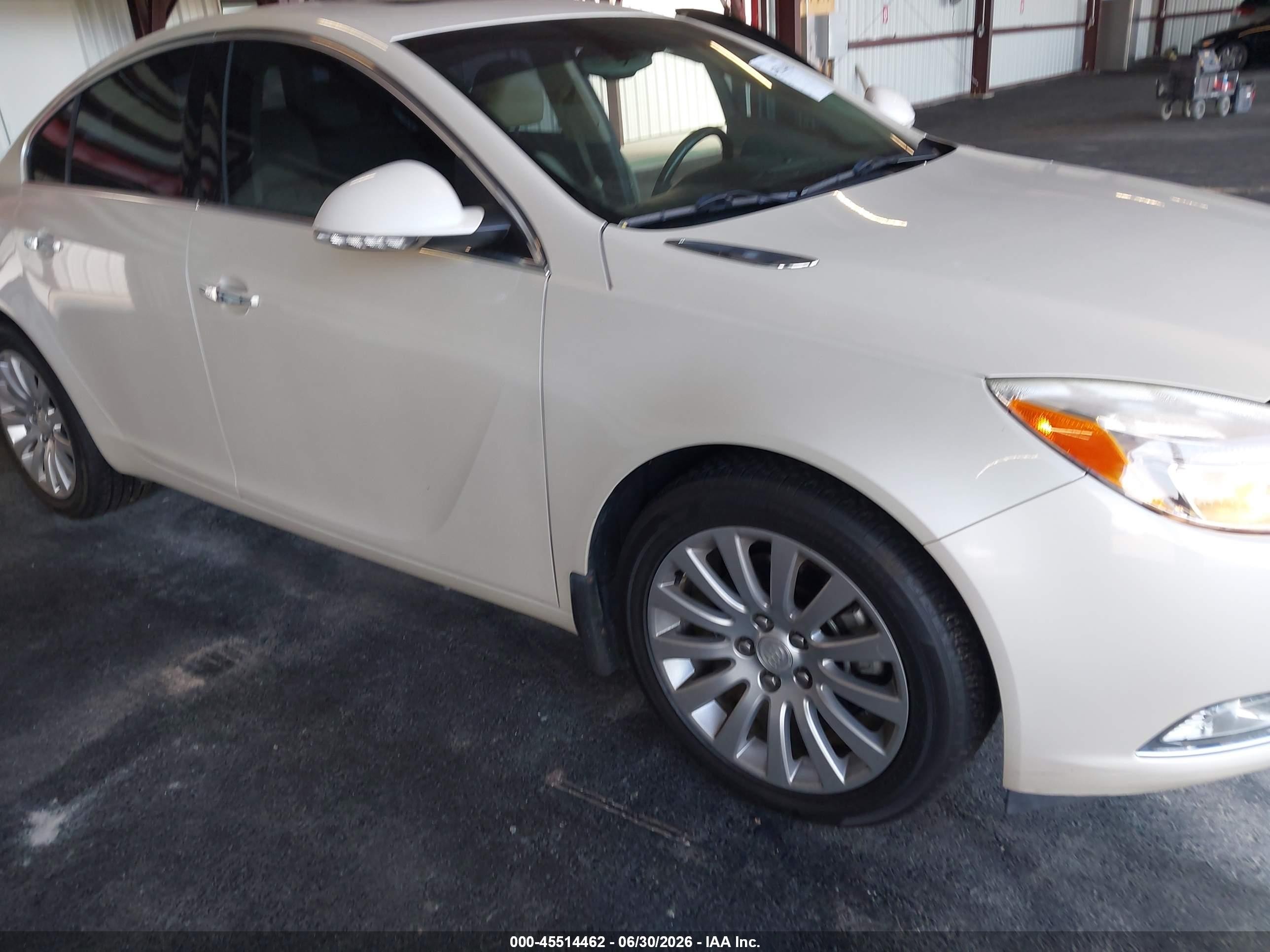 2013 Buick Regal Turbo - Premium 1 White vin: 2G4GS5EV2D9177120