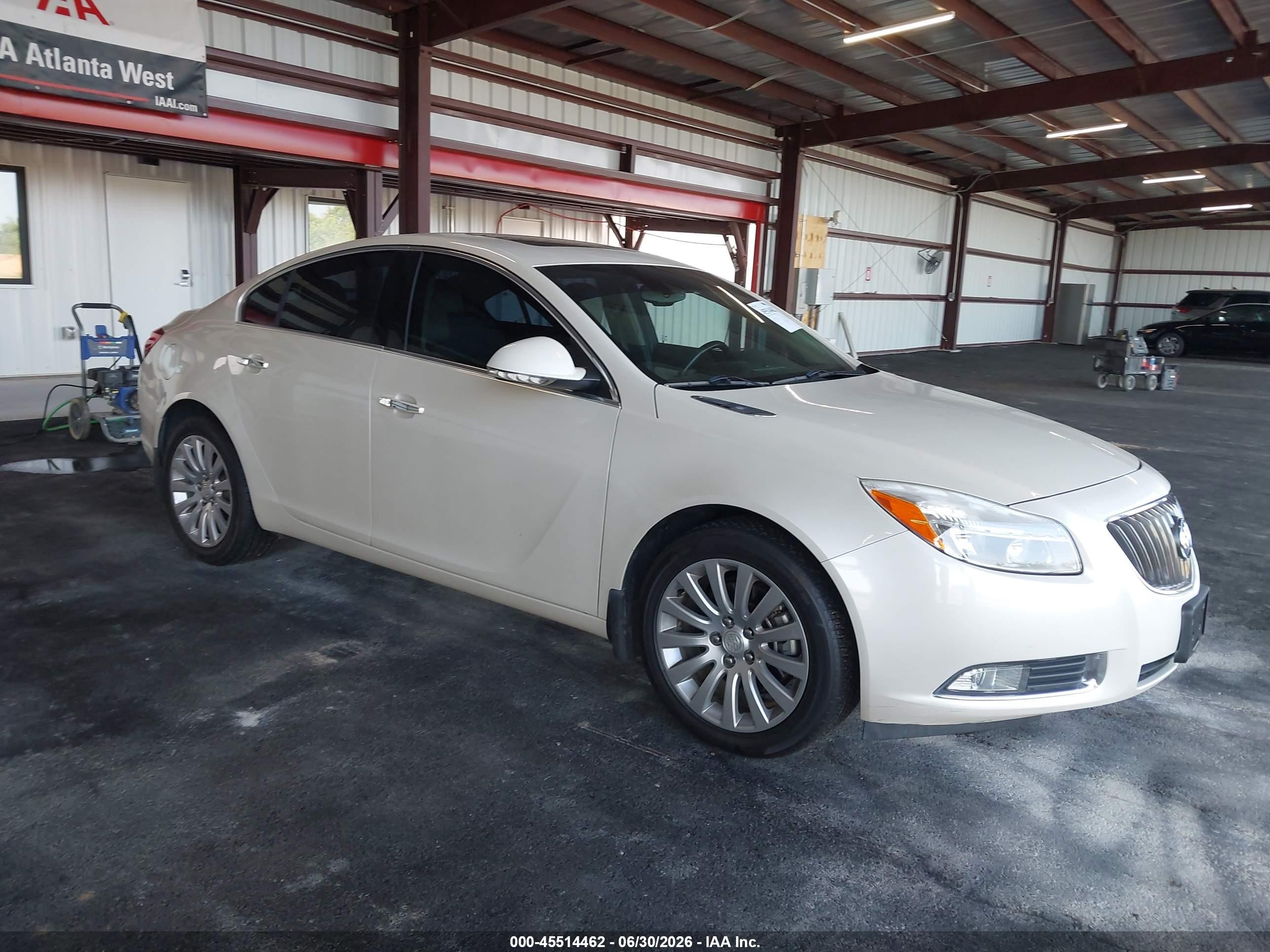 2013 Buick Regal Turbo - Premium 1 White vin: 2G4GS5EV2D9177120
