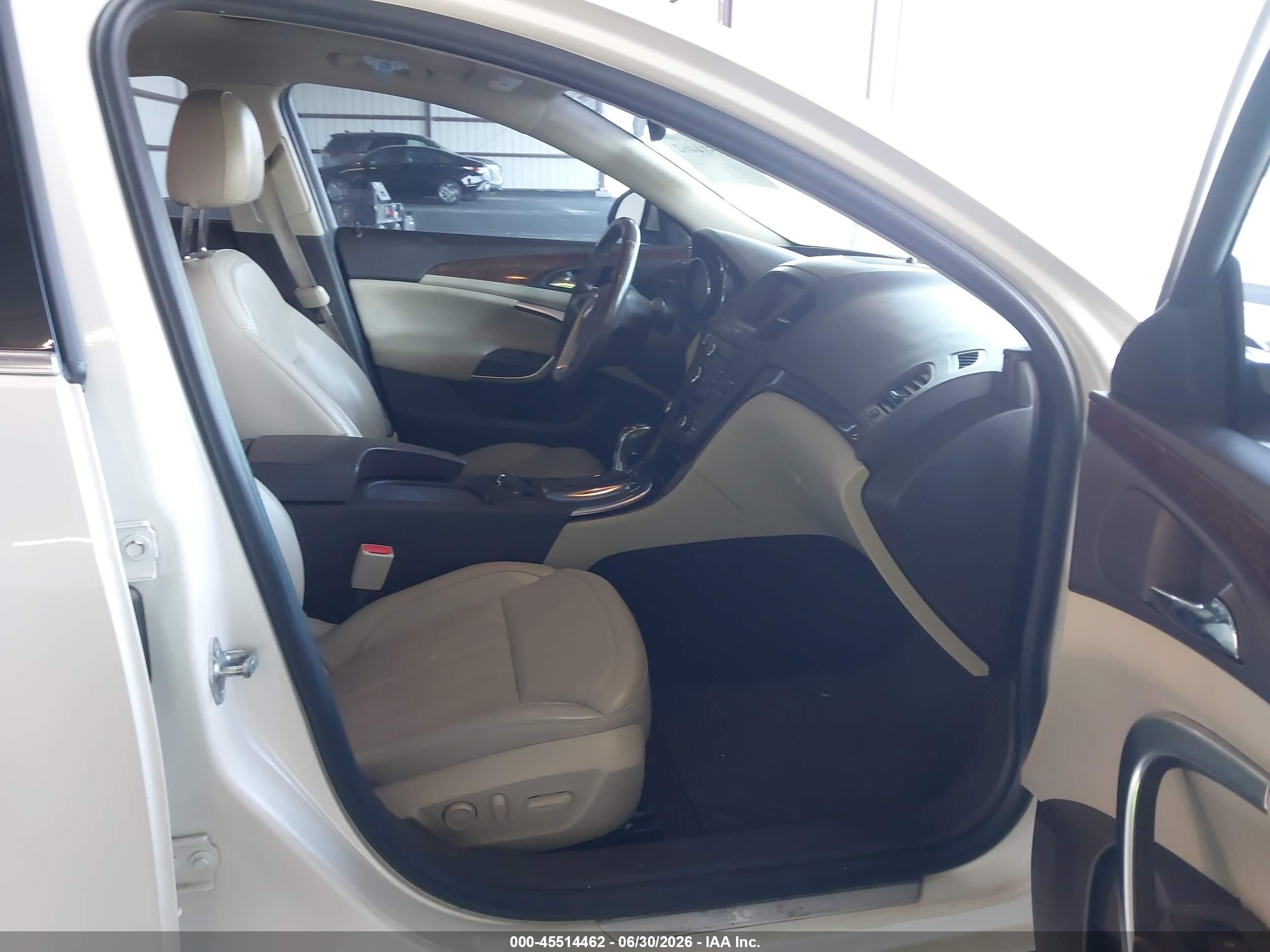 2013 Buick Regal Turbo - Premium 1 White vin: 2G4GS5EV2D9177120