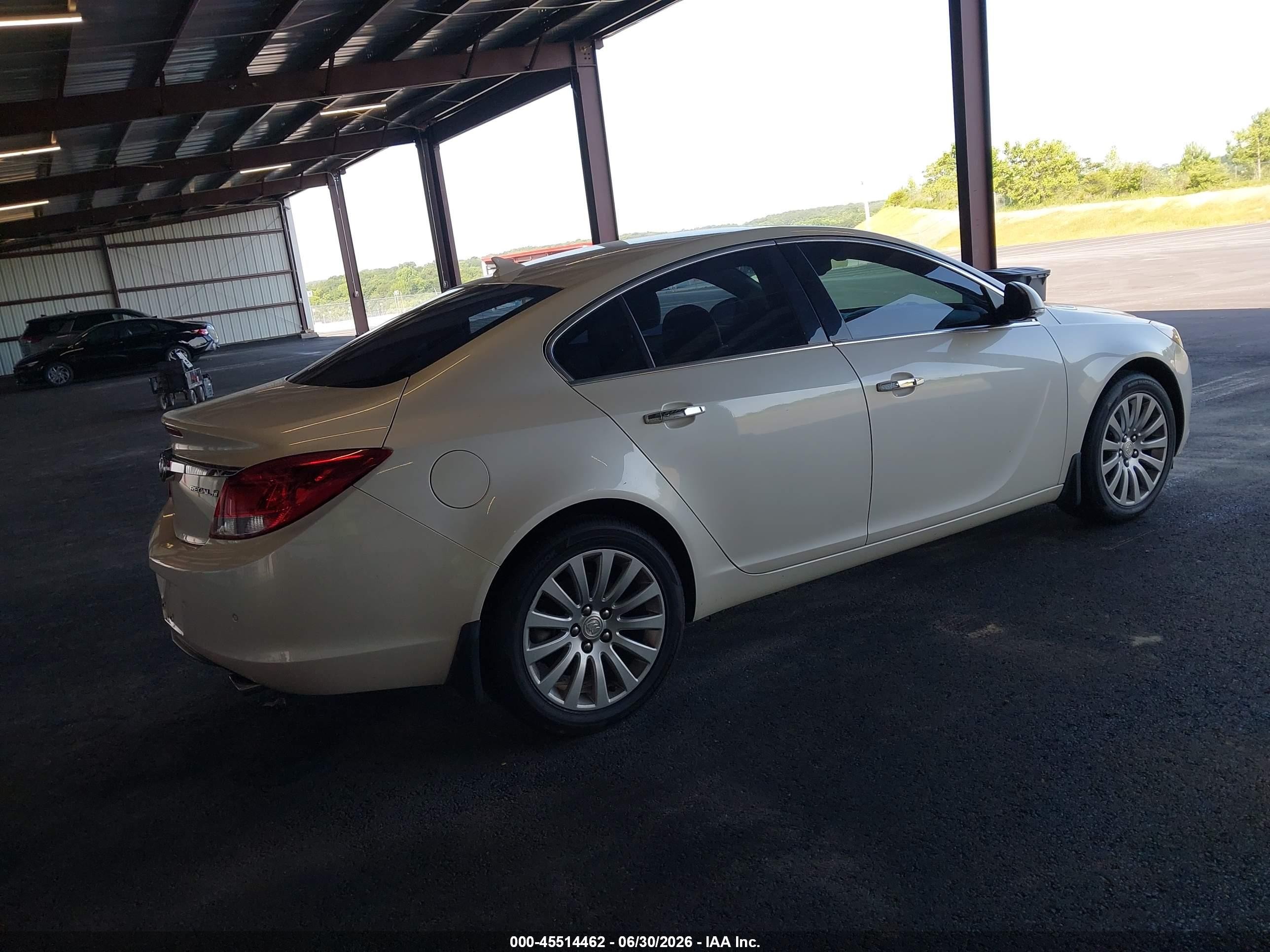 2013 Buick Regal Turbo - Premium 1 White vin: 2G4GS5EV2D9177120
