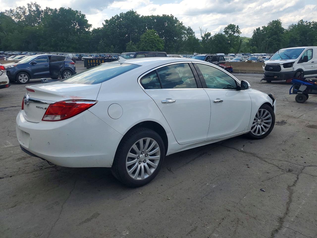 2013 Buick Regal Premium White vin: 2G4GS5EV4D9171884