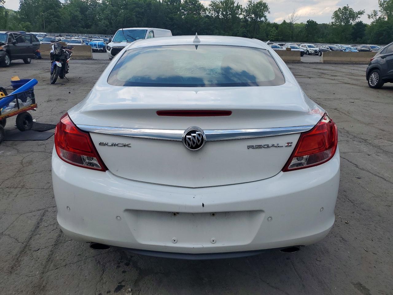 2013 Buick Regal Premium White vin: 2G4GS5EV4D9171884